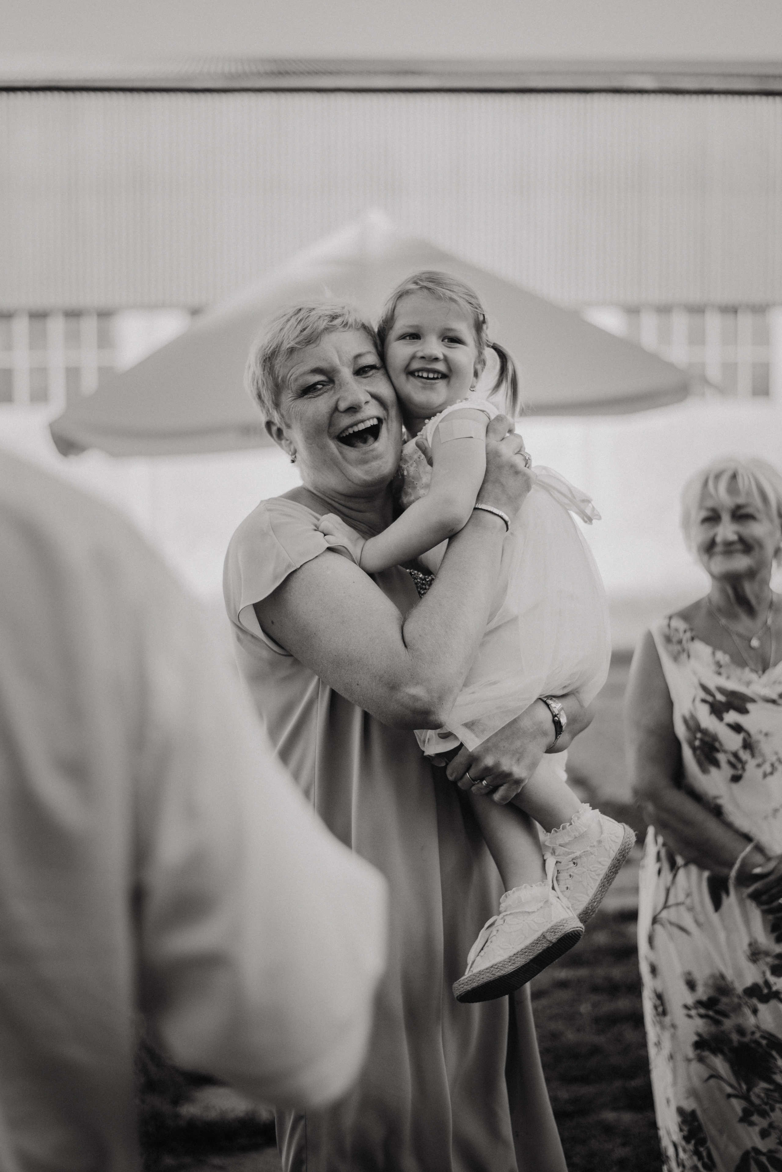 Rustic wedding. Svatba v rustikálním stylu poblíž Brna. Lifestyle, wedding and family photographer