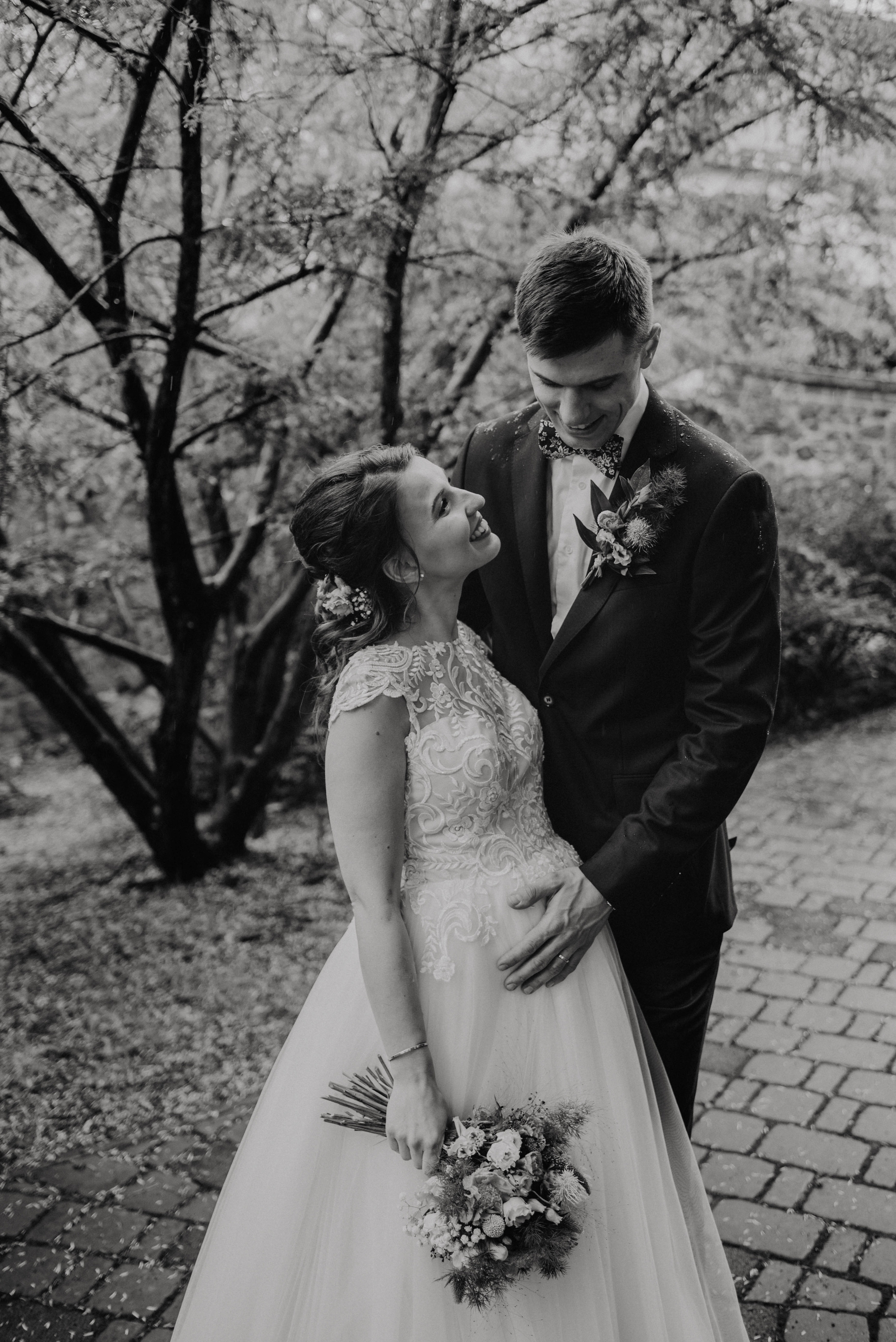 Svatba v Táboře v parku. Lifestyle, wedding and family photographer