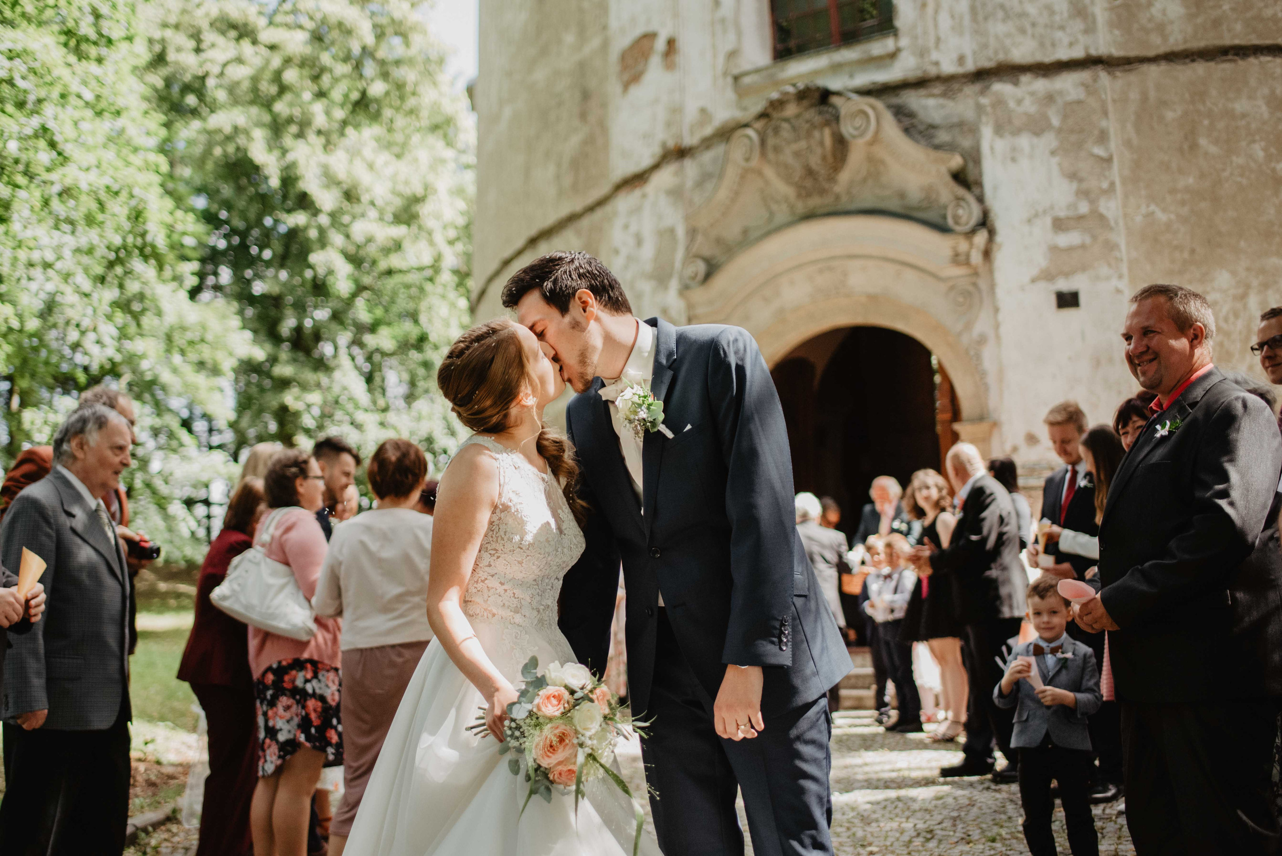 Svatba v kostele v Rýmařově. Bruntál. Lifestyle, wedding and family photographer