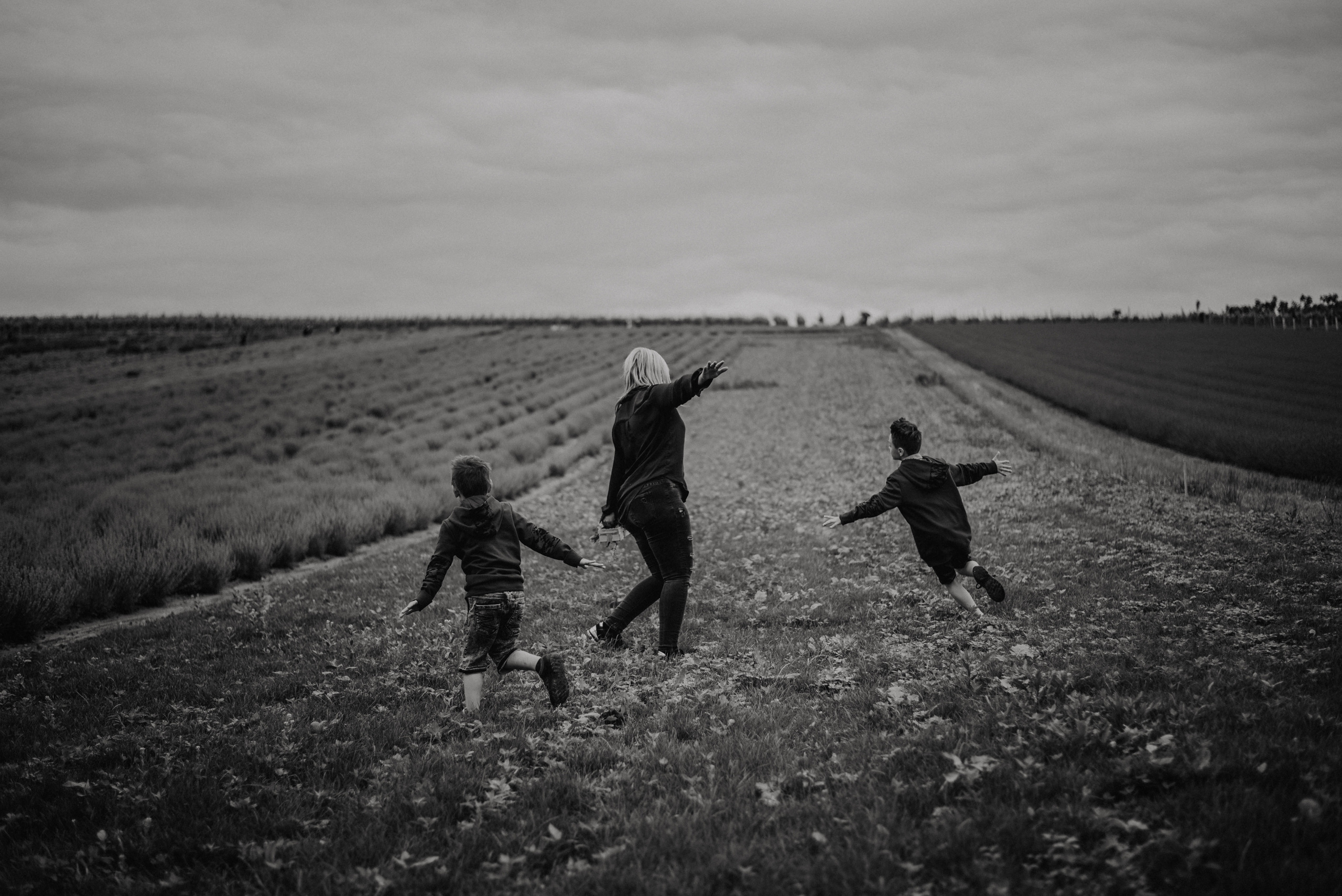 Eva, Theo, Chriss. Lifestyle, wedding and family photographer