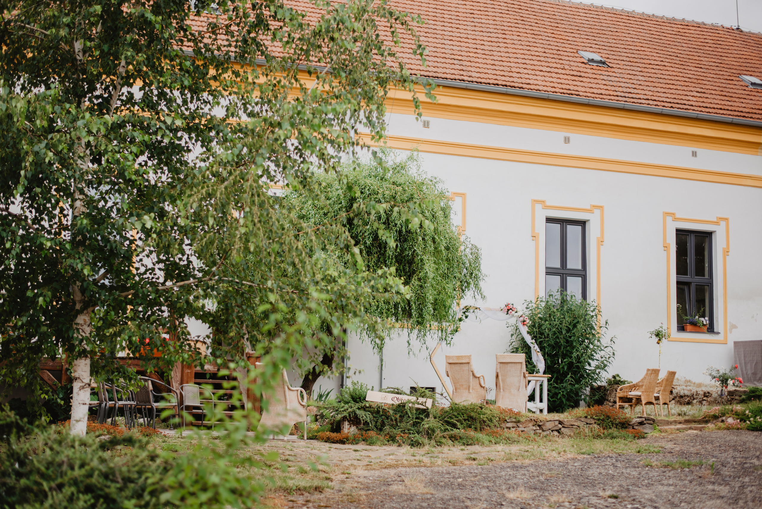 Rustic wedding. Svatba v rustikálním stylu poblíž Brna. Lifestyle, wedding and family photographer