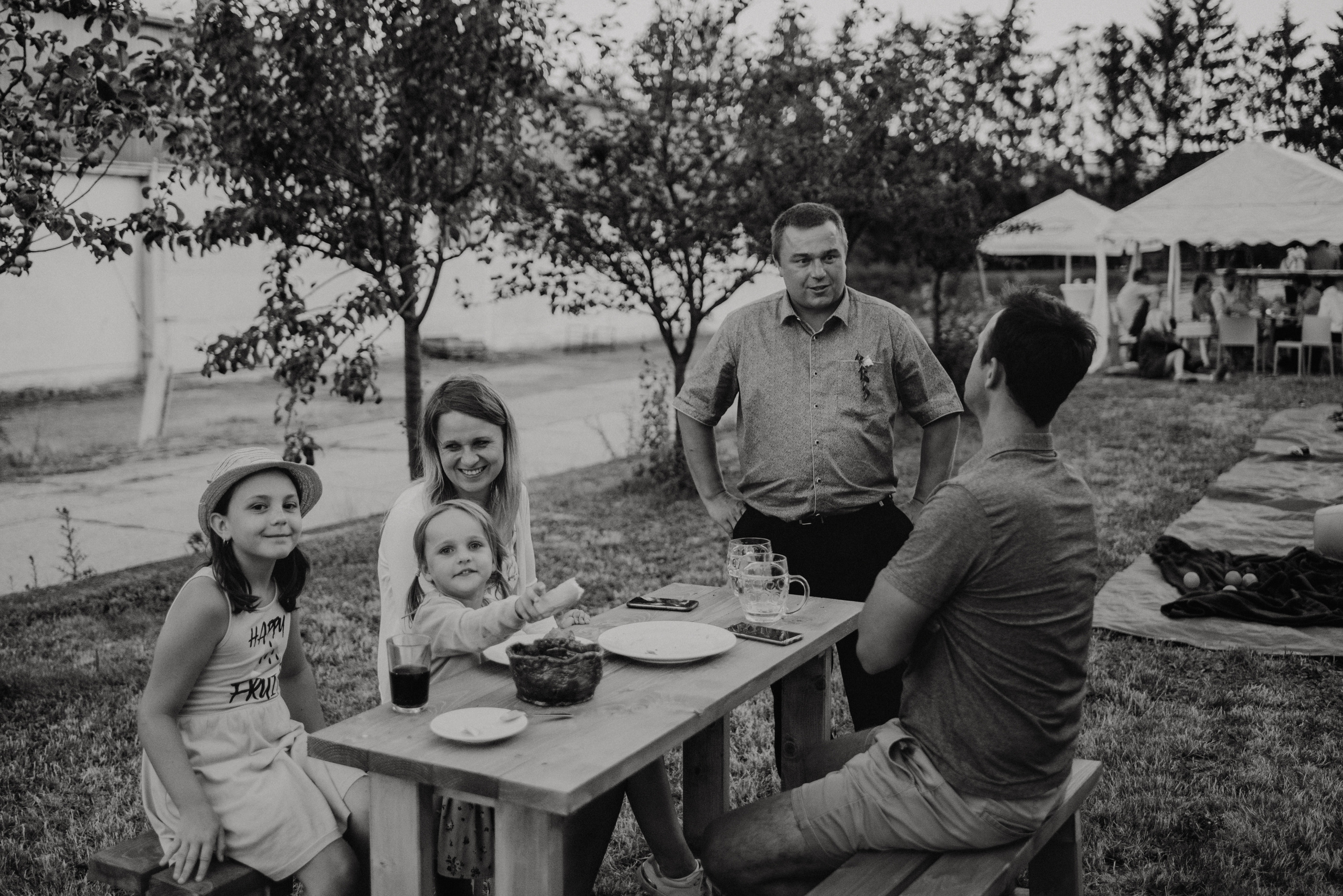 Rustic wedding. Svatba v rustikálním stylu poblíž Brna. Lifestyle, wedding and family photographer