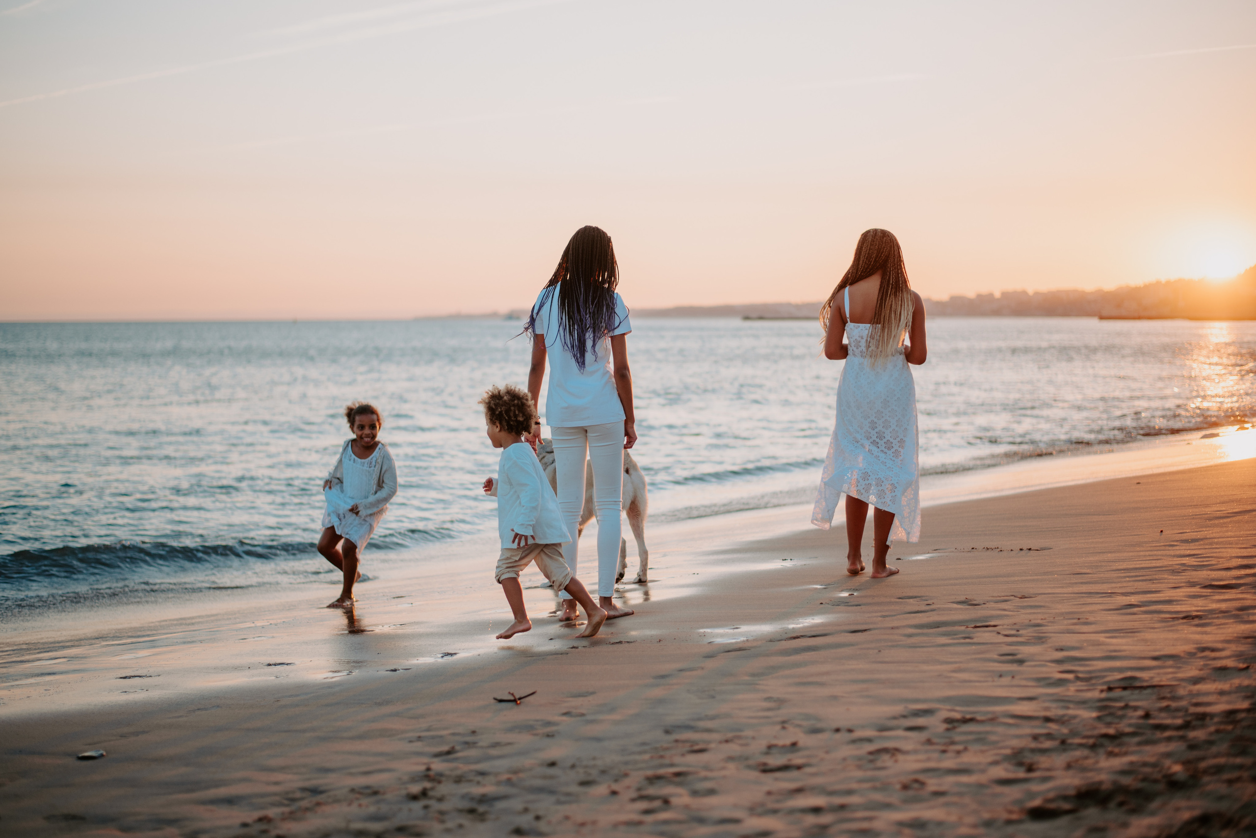 Family photographer based in Lisbon. Lifestyle, wedding and family photographer