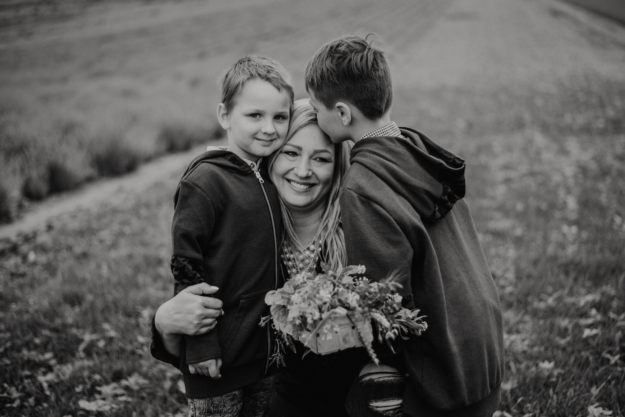 Eva, Theo, Chriss. Lifestyle, wedding and family photographer