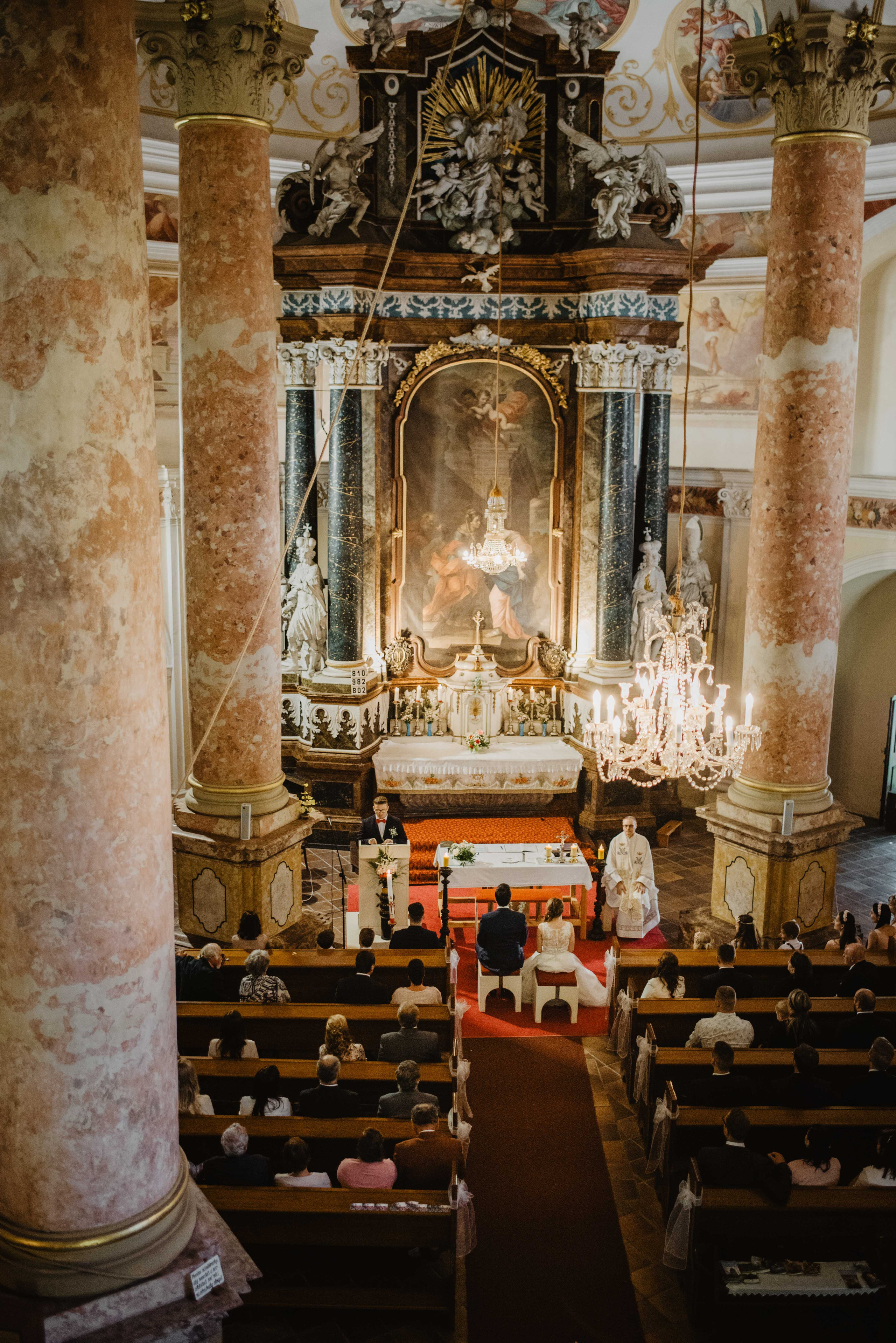 Svatba v kostele v Rýmařově. Bruntál. Lifestyle, wedding and family photographer