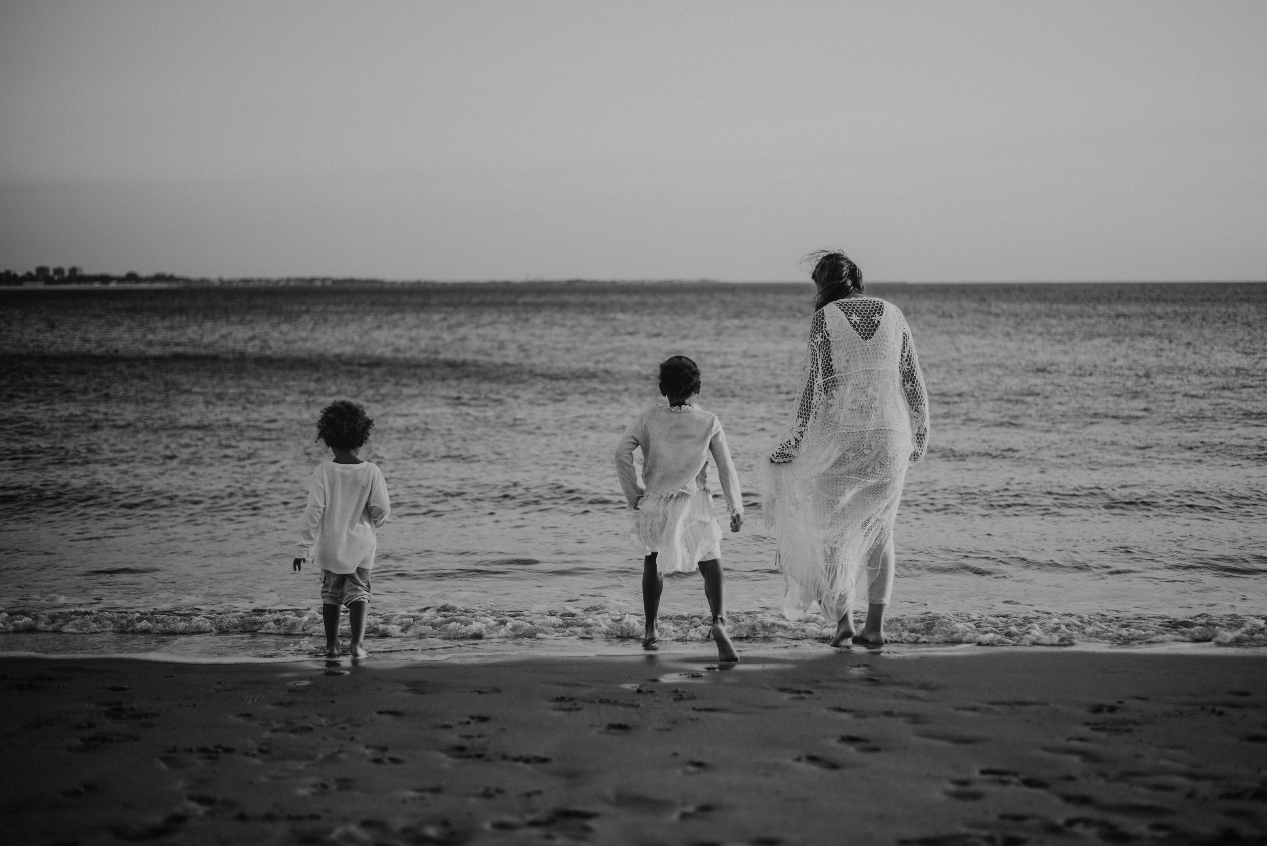 Family photographer based in Lisbon. Lifestyle, wedding and family photographer