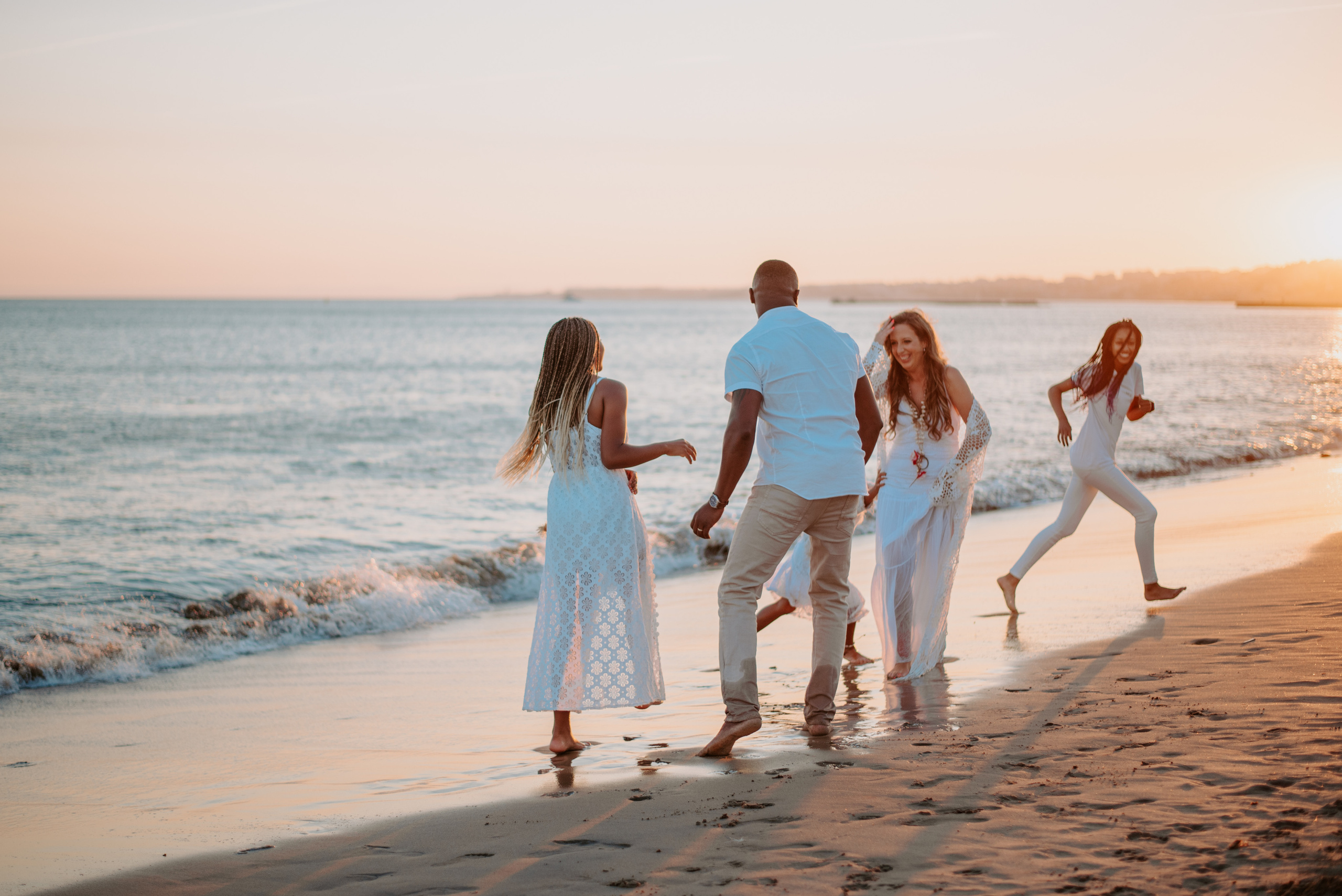 Family photographer based in Lisbon. Lifestyle, wedding and family photographer