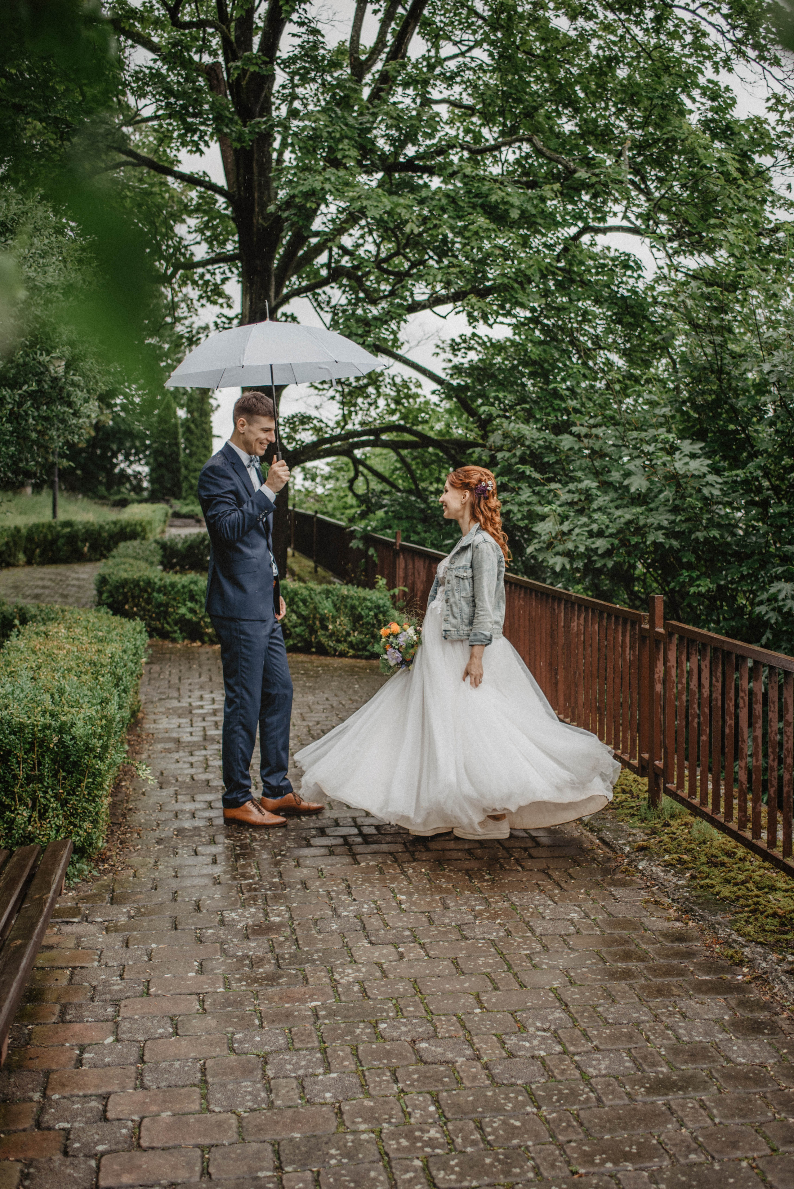 Svatba v Táboře v parku. Lifestyle, wedding and family photographer