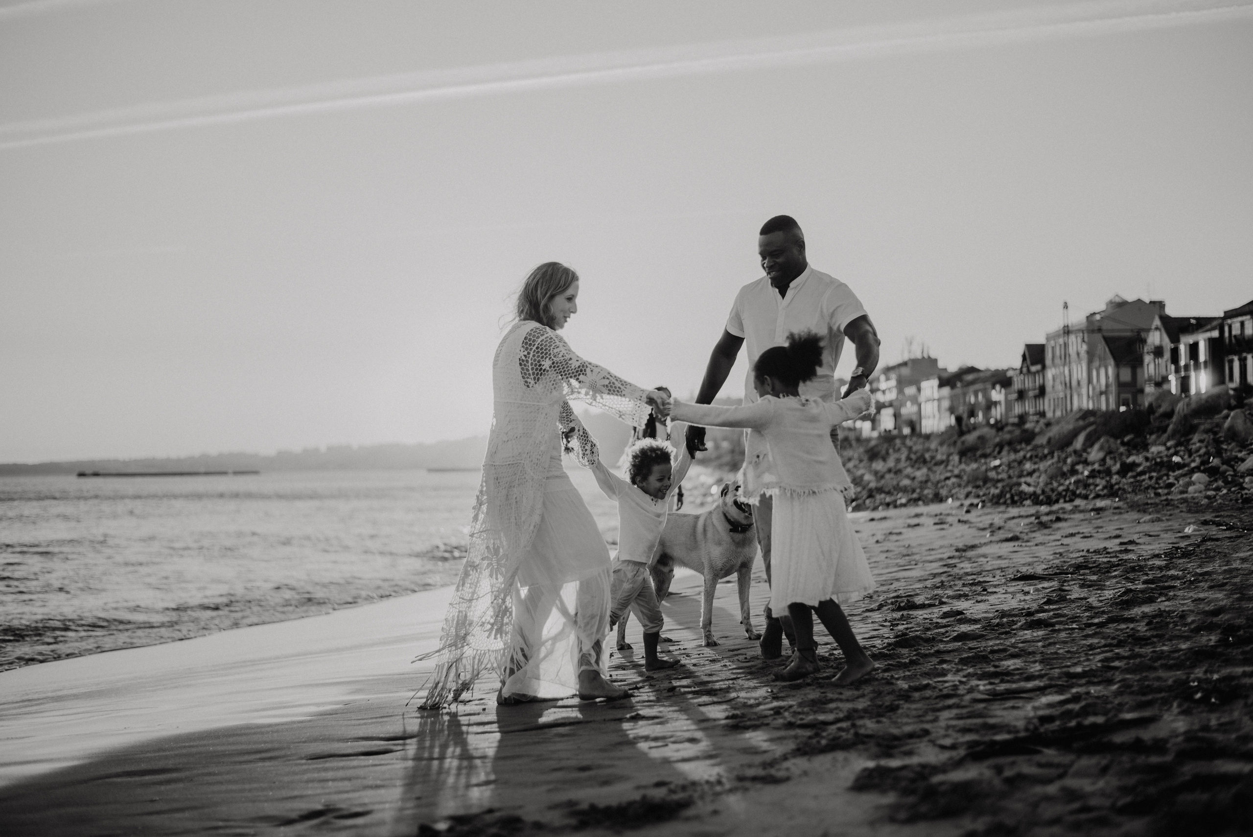 Family photographer based in Lisbon. Lifestyle, wedding and family photographer