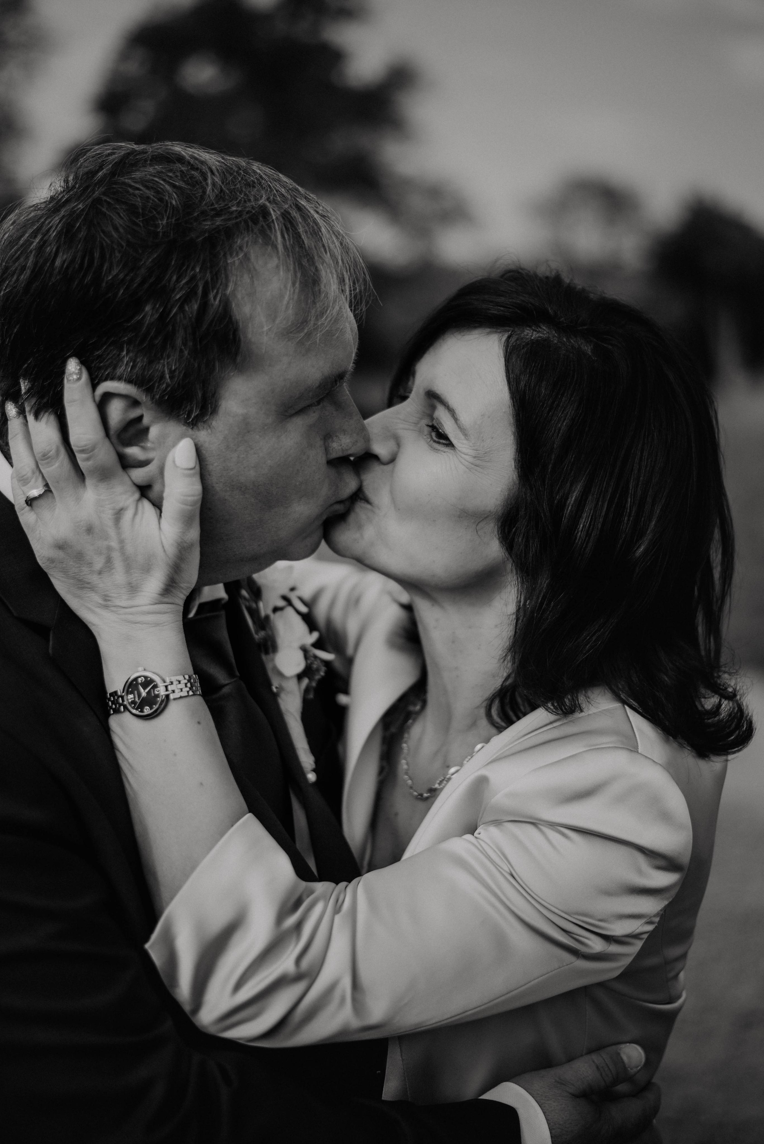 Svatba na zámku ve Slavkově u Brna. Lifestyle, wedding and family photographer