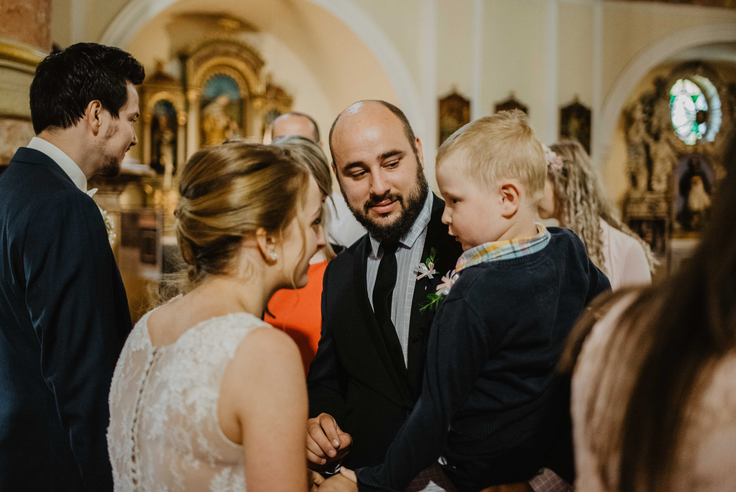 Svatba v kostele v Rýmařově. Bruntál. Lifestyle, wedding and family photographer