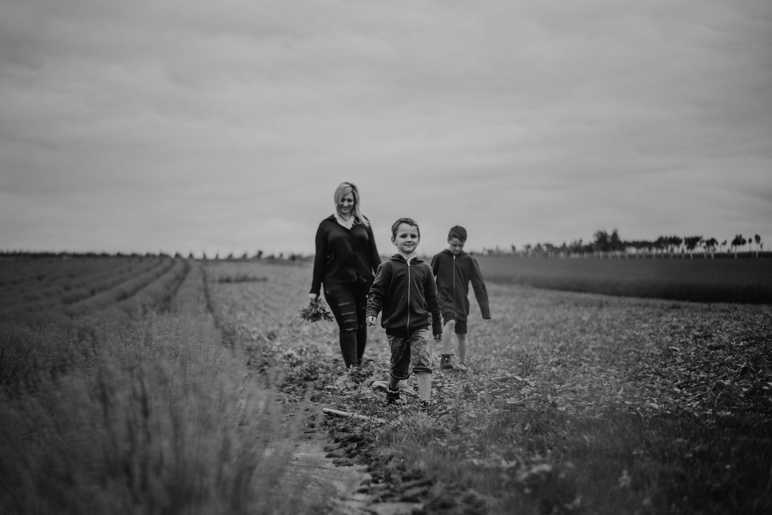 Eva, Theo, Chriss. Lifestyle, wedding and family photographer