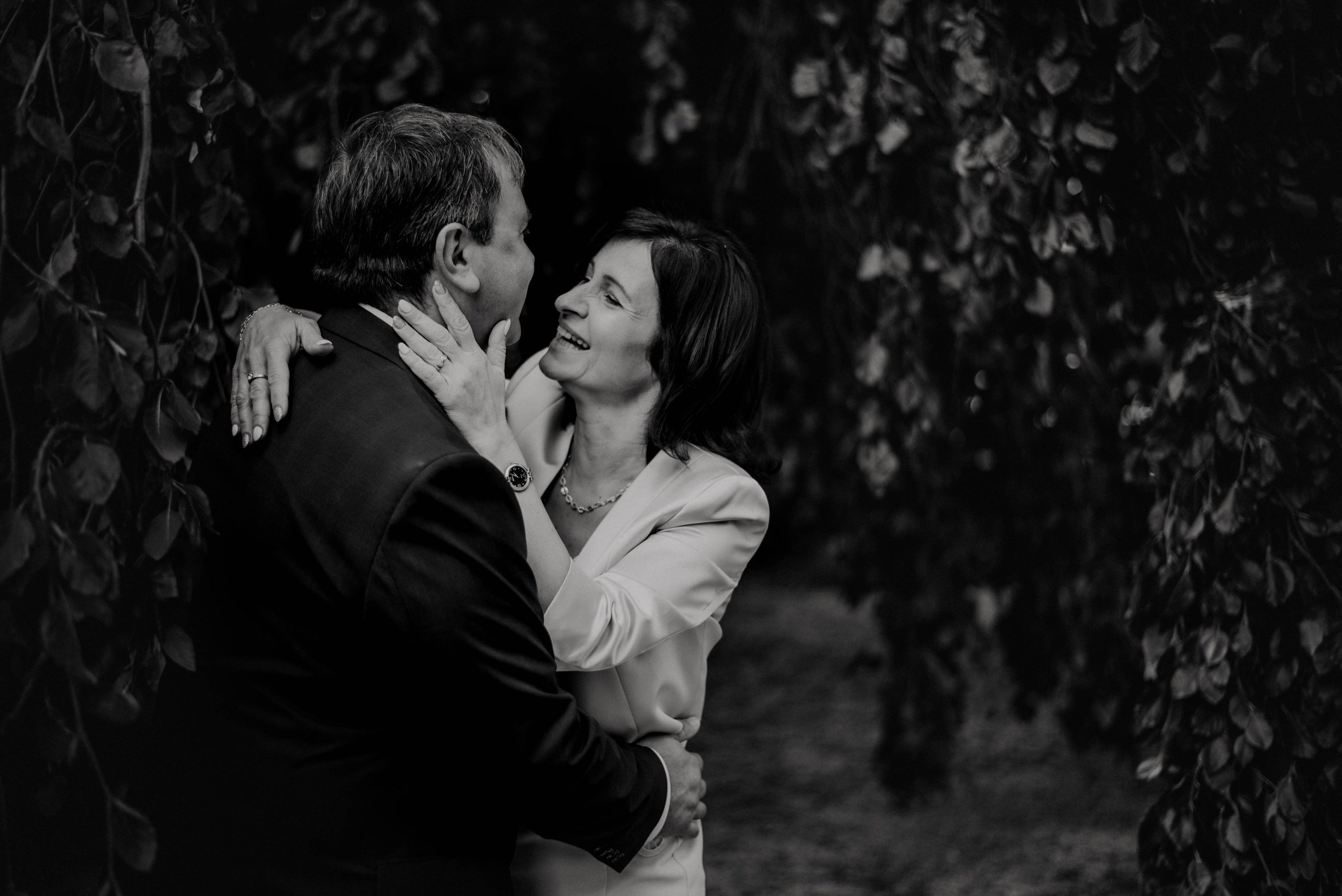 Svatba na zámku ve Slavkově u Brna. Lifestyle, wedding and family photographer