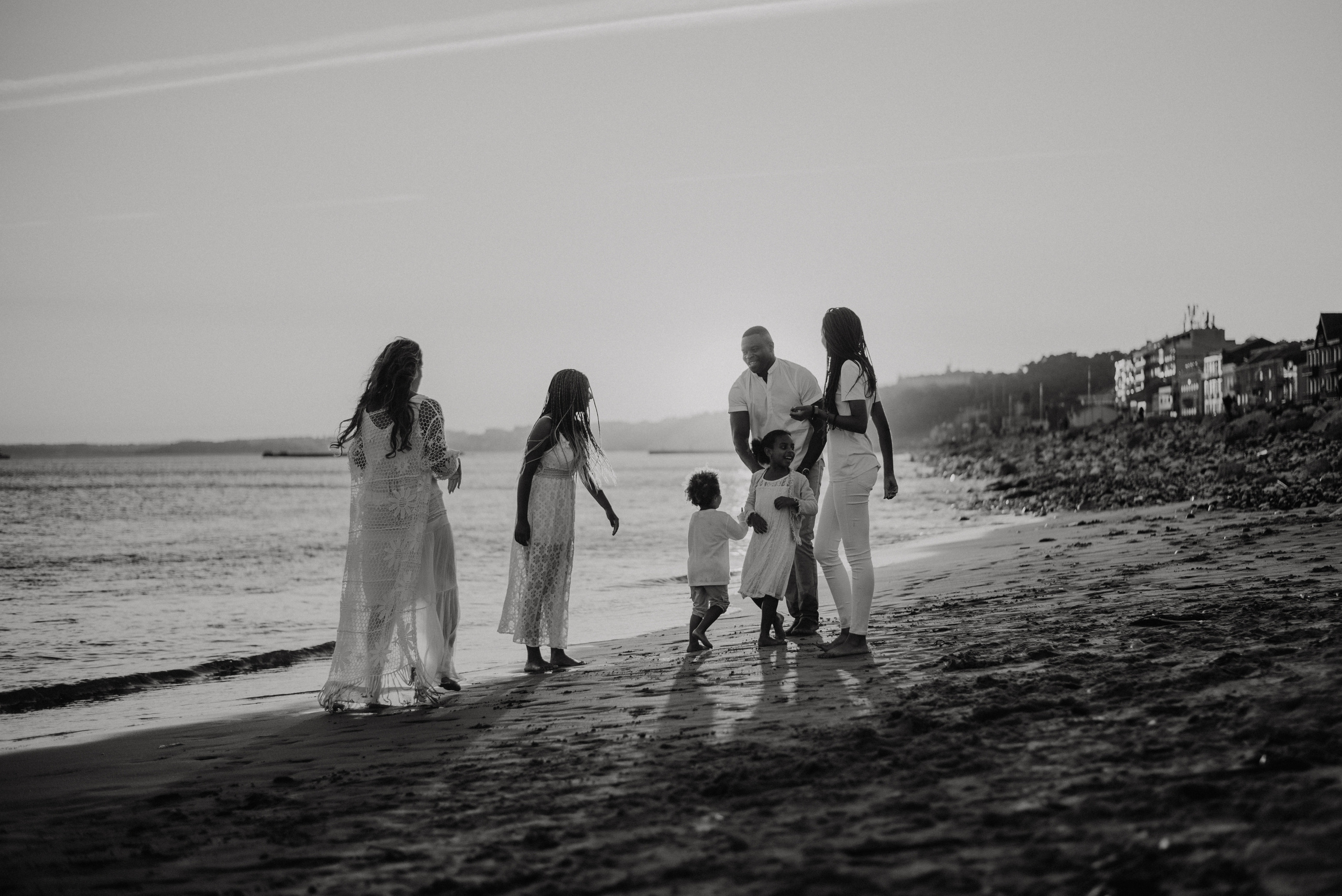 Family photographer based in Lisbon. Lifestyle, wedding and family photographer
