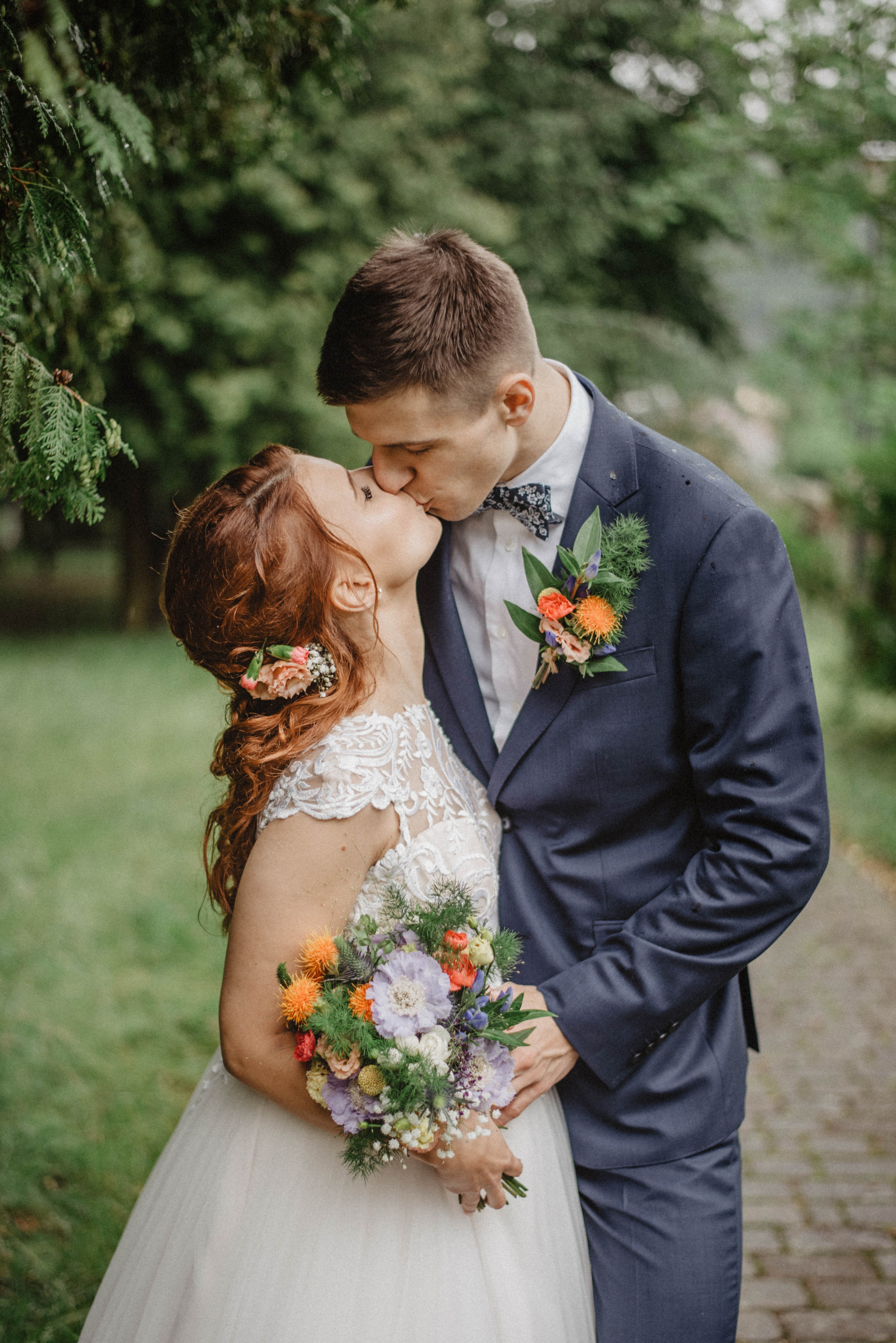 Svatba v Táboře v parku. Lifestyle, wedding and family photographer