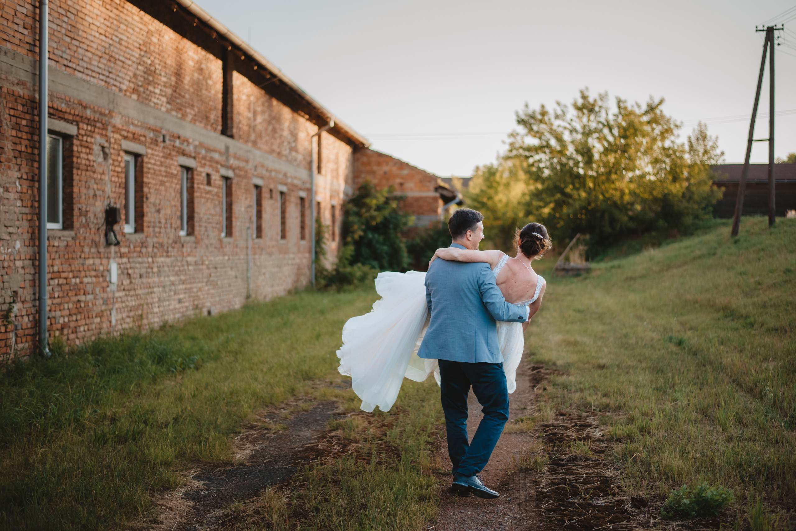 Rustic wedding. Svatba v rustikálním stylu poblíž Brna. Lifestyle, wedding and family photographer