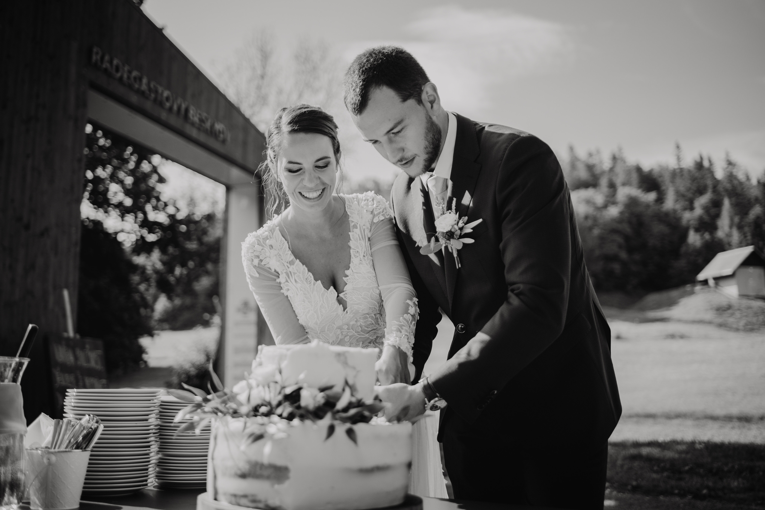 Svatba v Beskydech. Hotel Rekovice. Lifestyle, wedding and family photographer