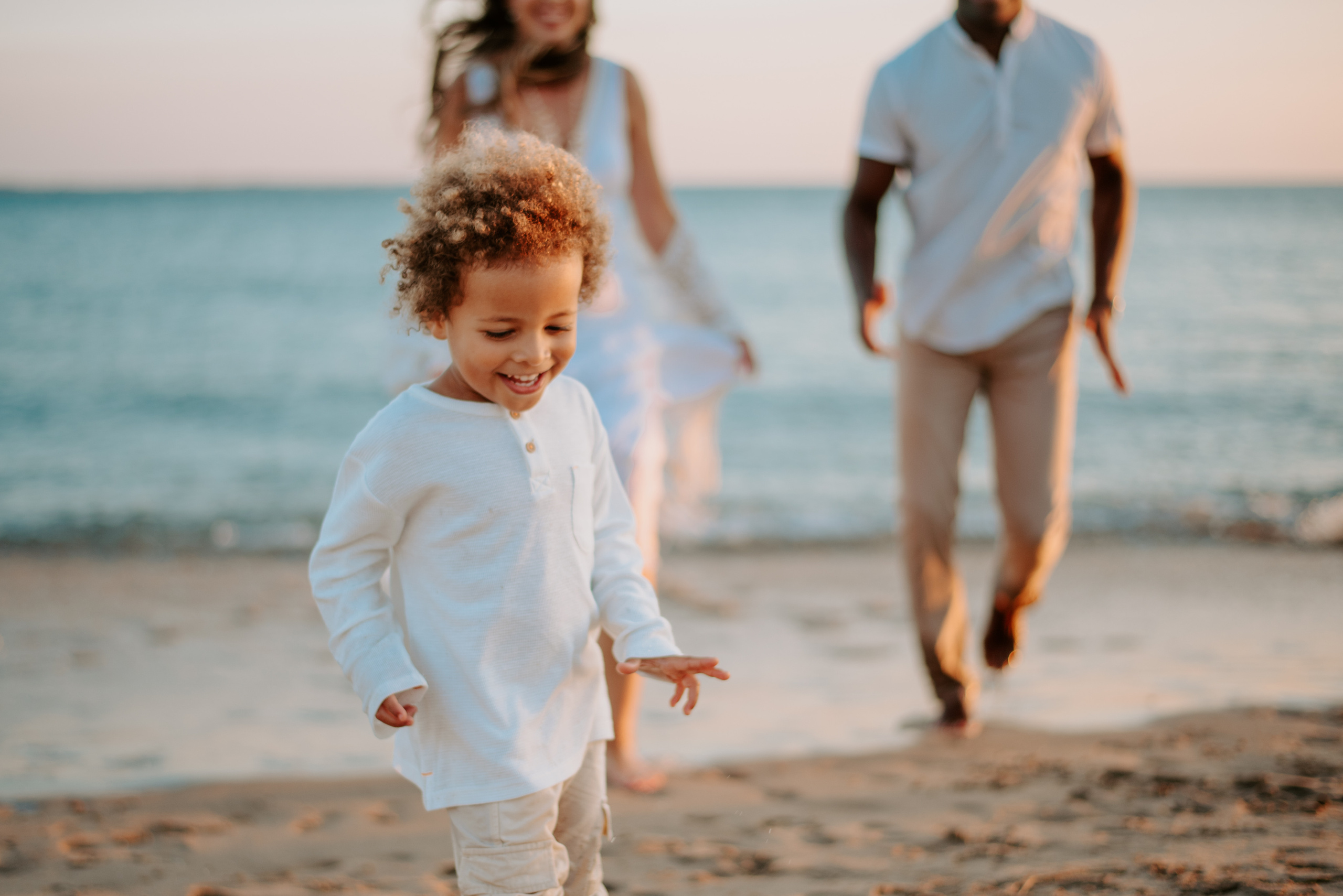 Family photographer based in Lisbon. Lifestyle, wedding and family photographer