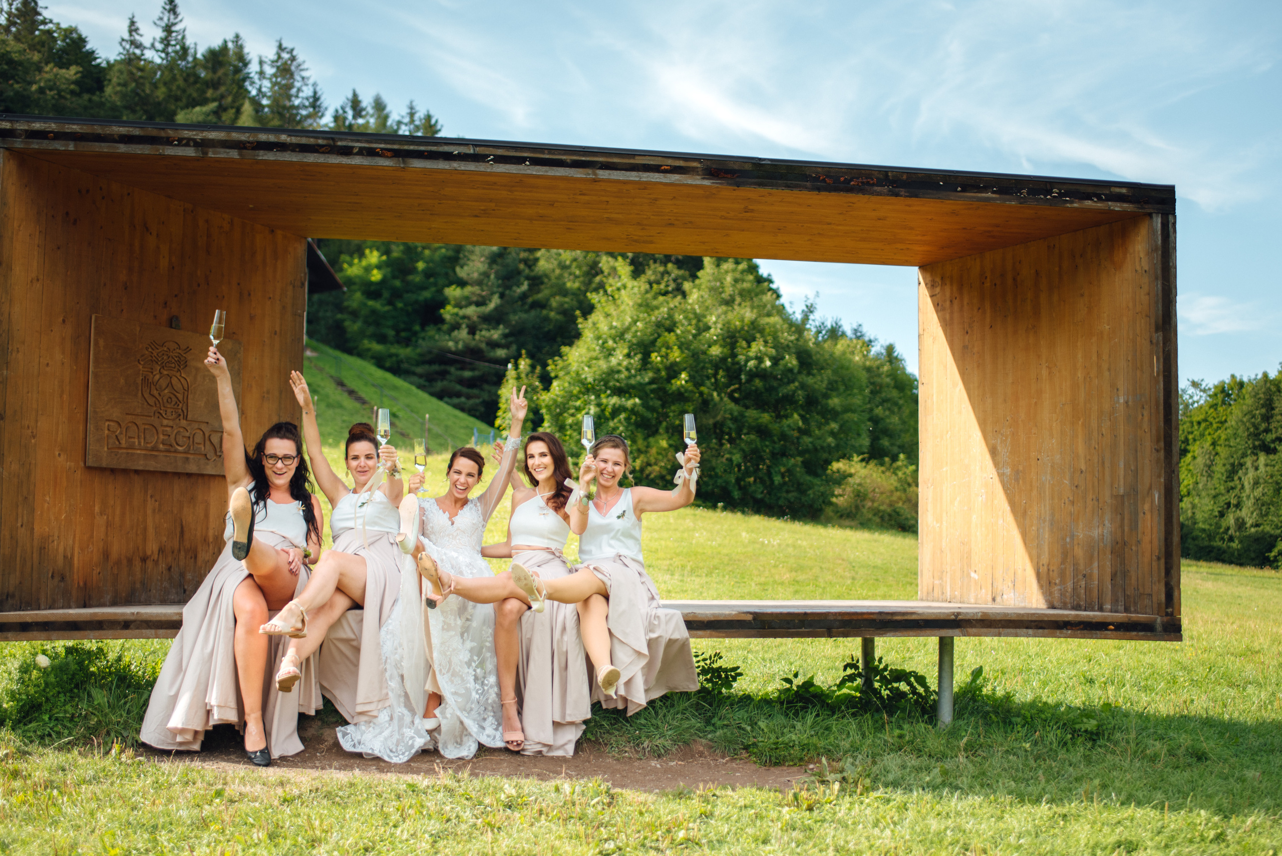 Svatba v Beskydech. Hotel Rekovice. Lifestyle, wedding and family photographer