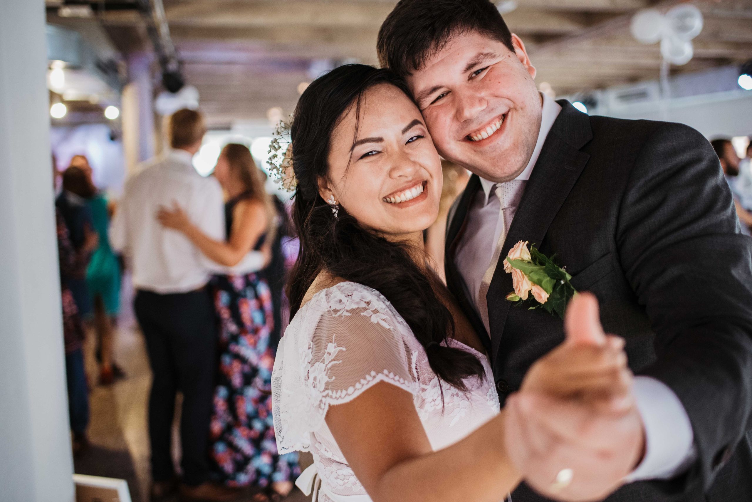 Svatba v centru Brna na Zelném trhu. Lifestyle, wedding and family photographer