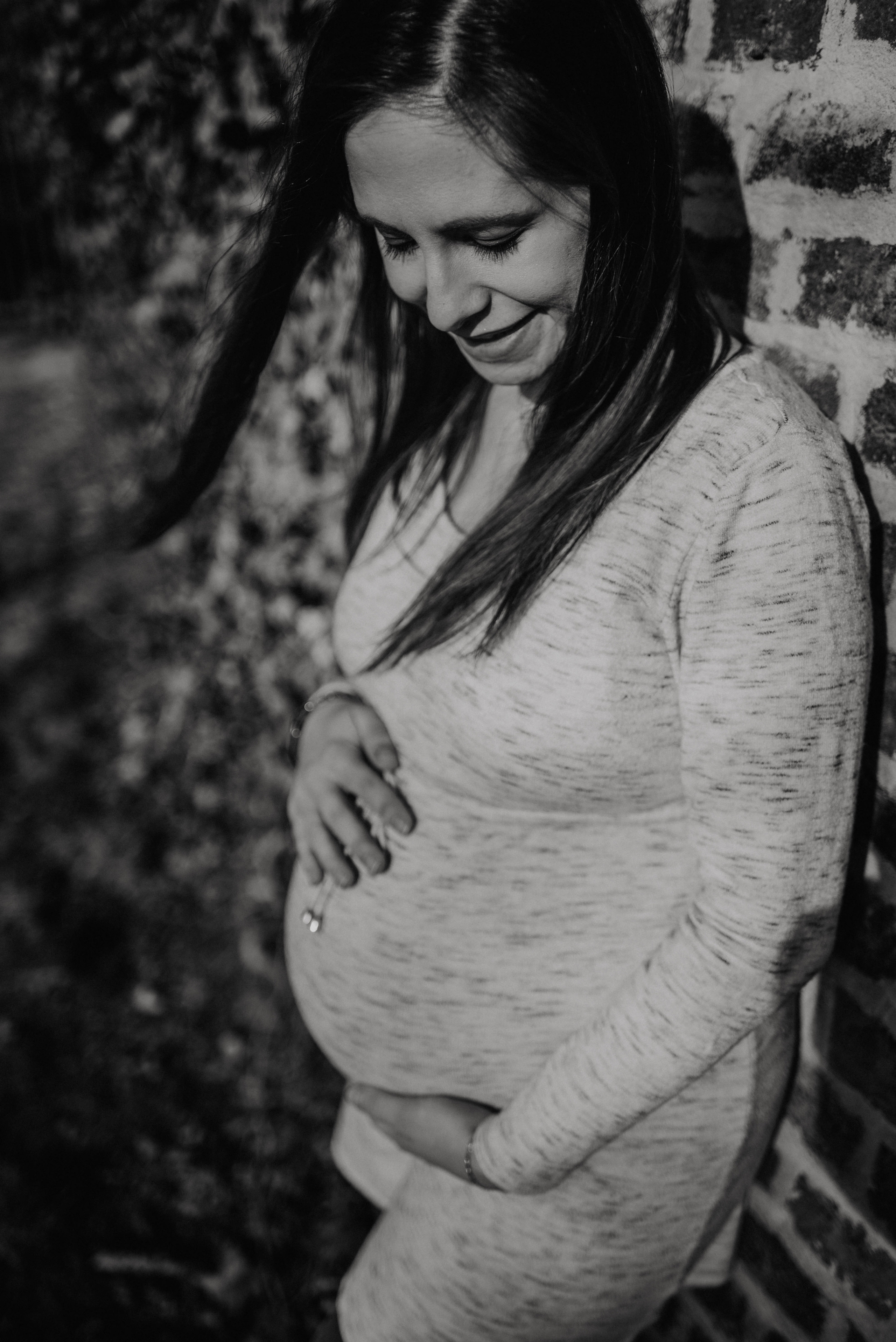 Veronika Jirková Couple in love during spring pregnancy photoshoot. Lifestyle, wedding and family photographer