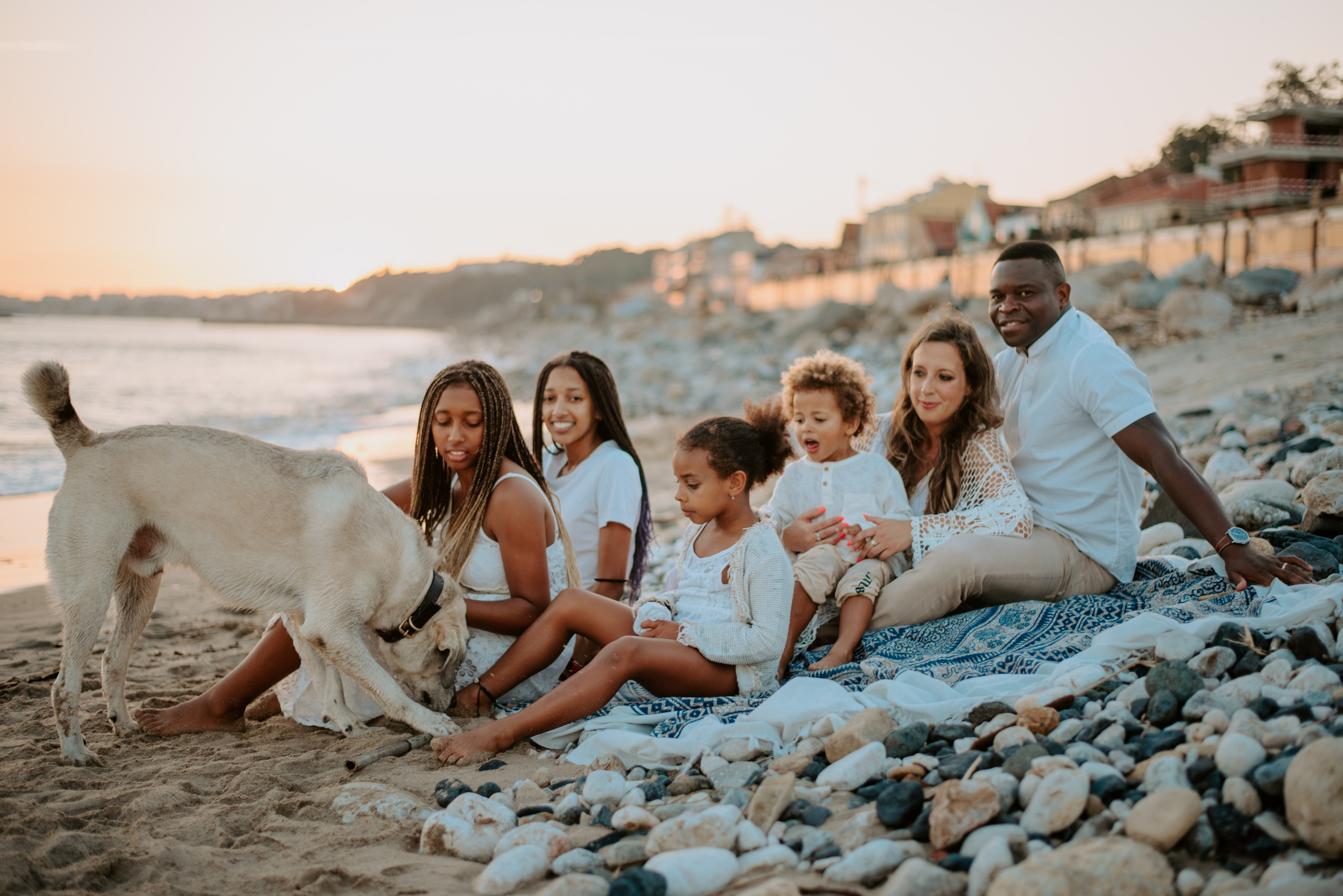 Family photographer based in Lisbon. Lifestyle, wedding and family photographer