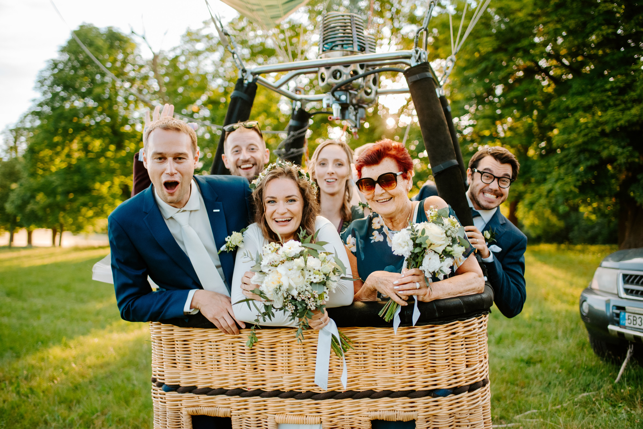 Wedding in the hot air balloon. Lifestyle, wedding and family photographer