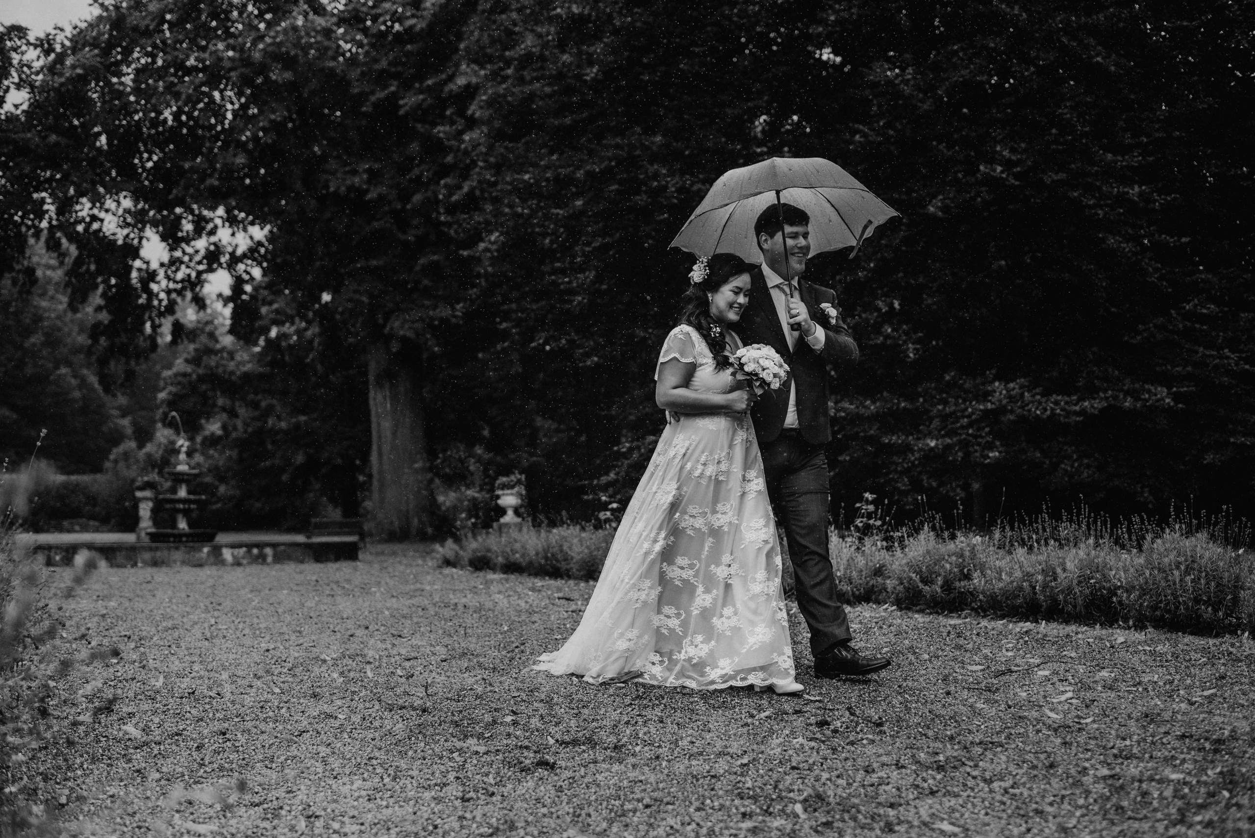 Svatba v centru Brna na Zelném trhu. Lifestyle, wedding and family photographer