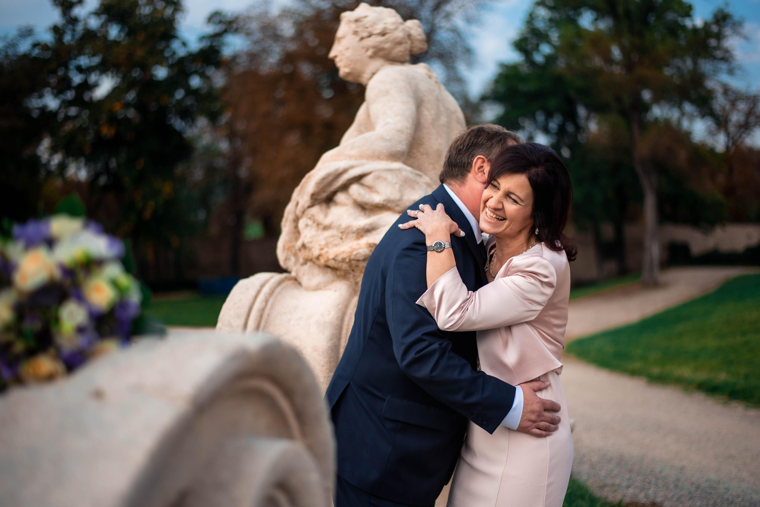 Svatba na zámku ve Slavkově u Brna. Lifestyle, wedding and family photographer