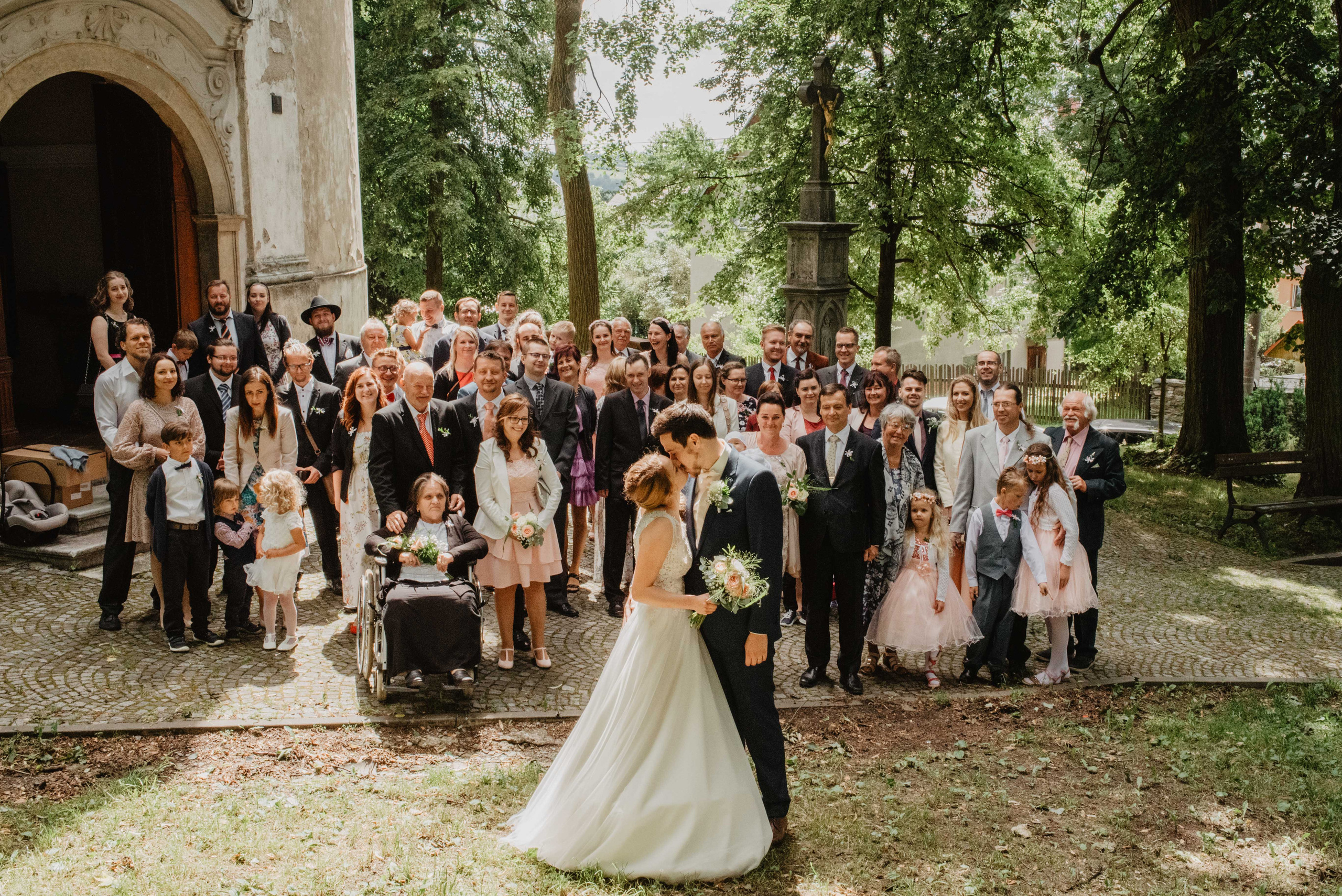 Svatba v kostele v Rýmařově. Bruntál. Lifestyle, wedding and family photographer