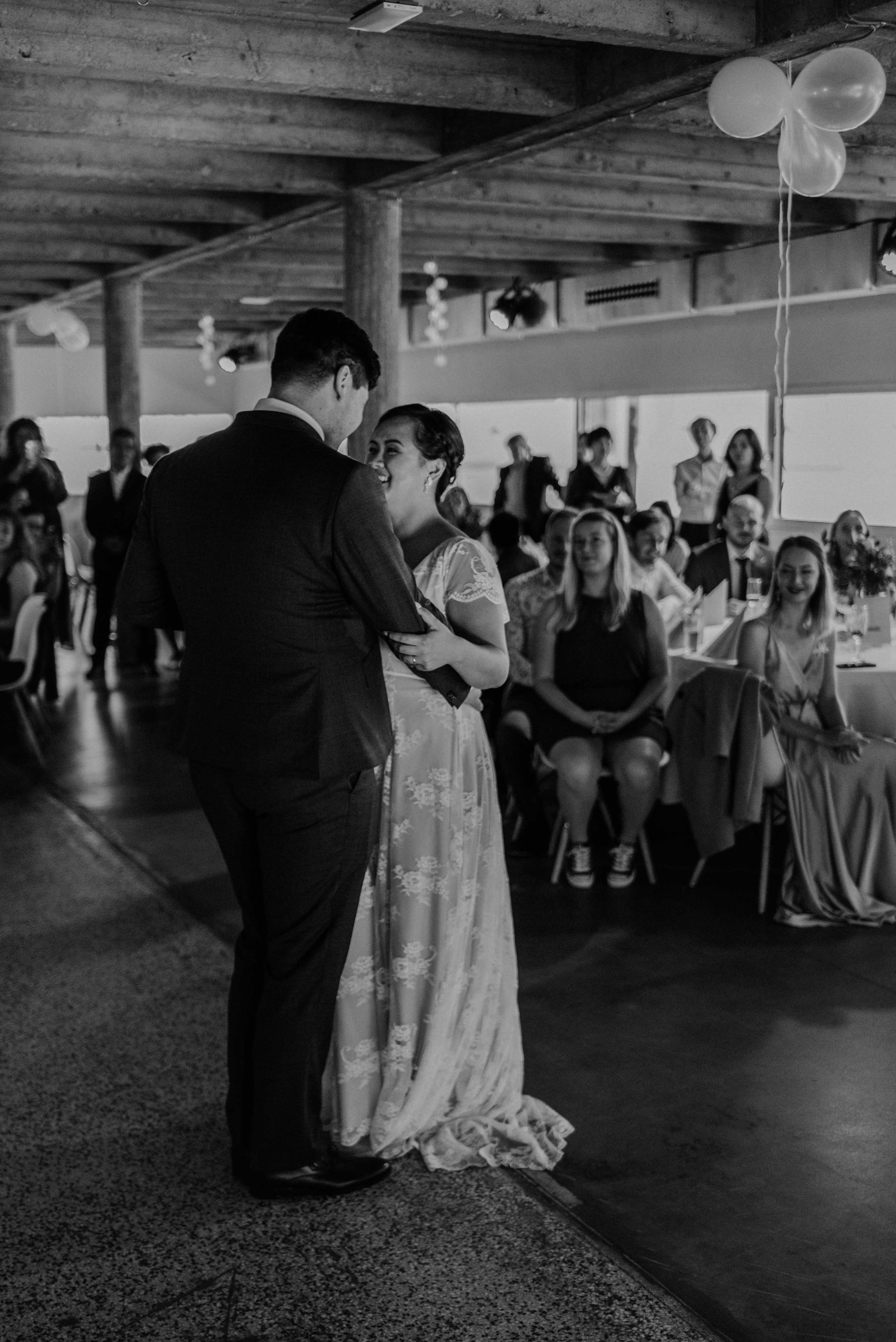 Svatba v centru Brna na Zelném trhu. Lifestyle, wedding and family photographer