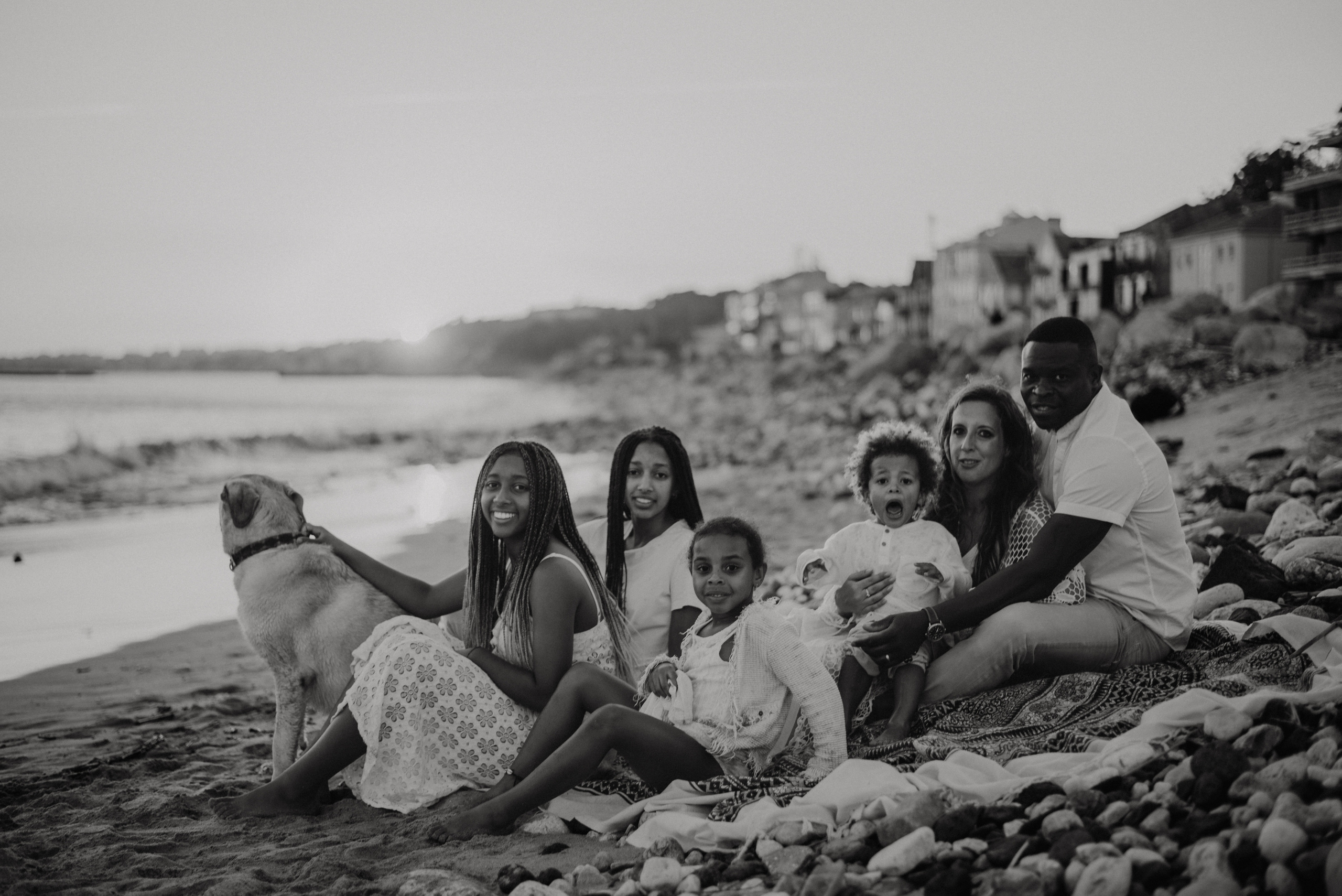 Family photographer based in Lisbon. Lifestyle, wedding and family photographer