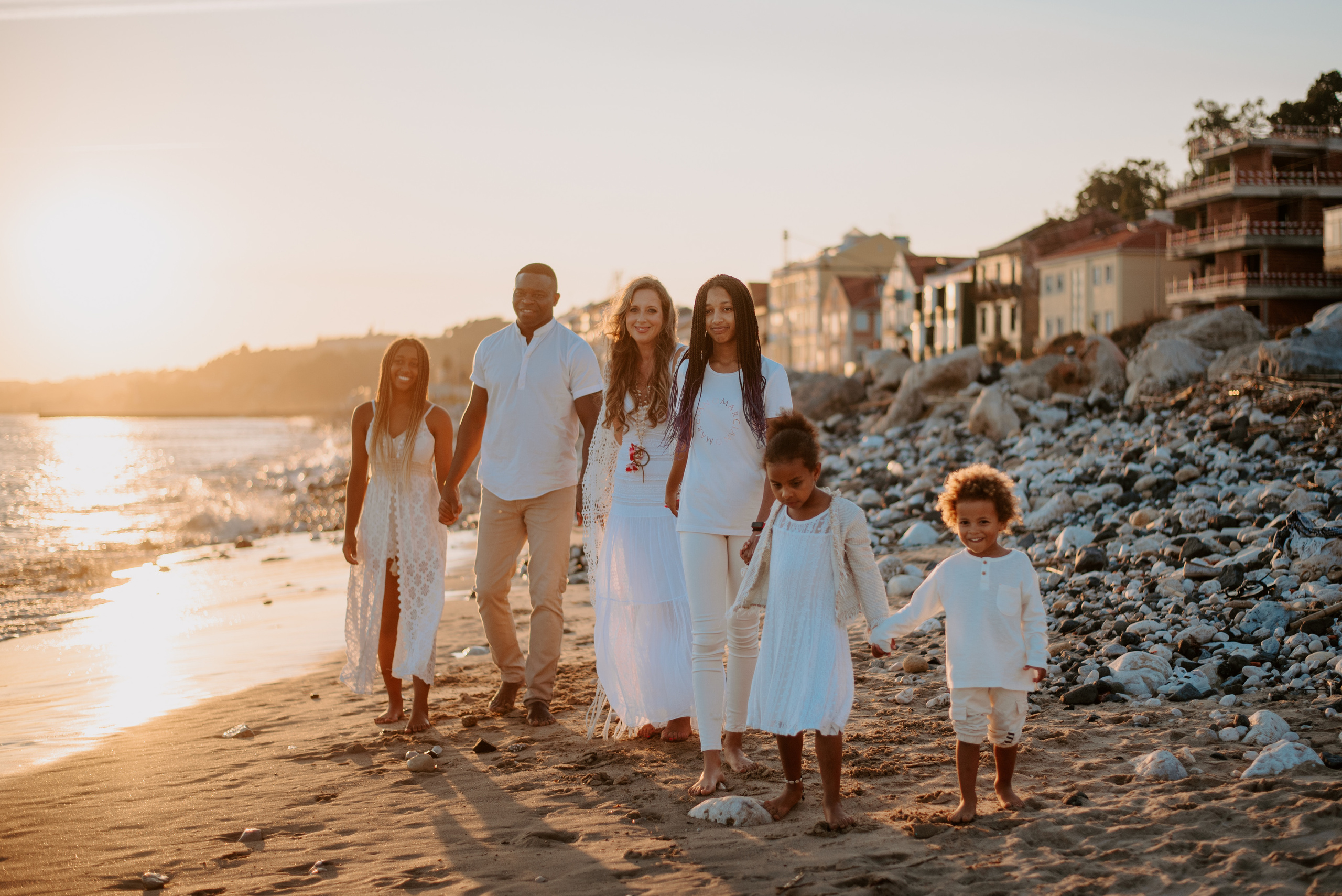 Family photographer based in Lisbon. Lifestyle, wedding and family photographer