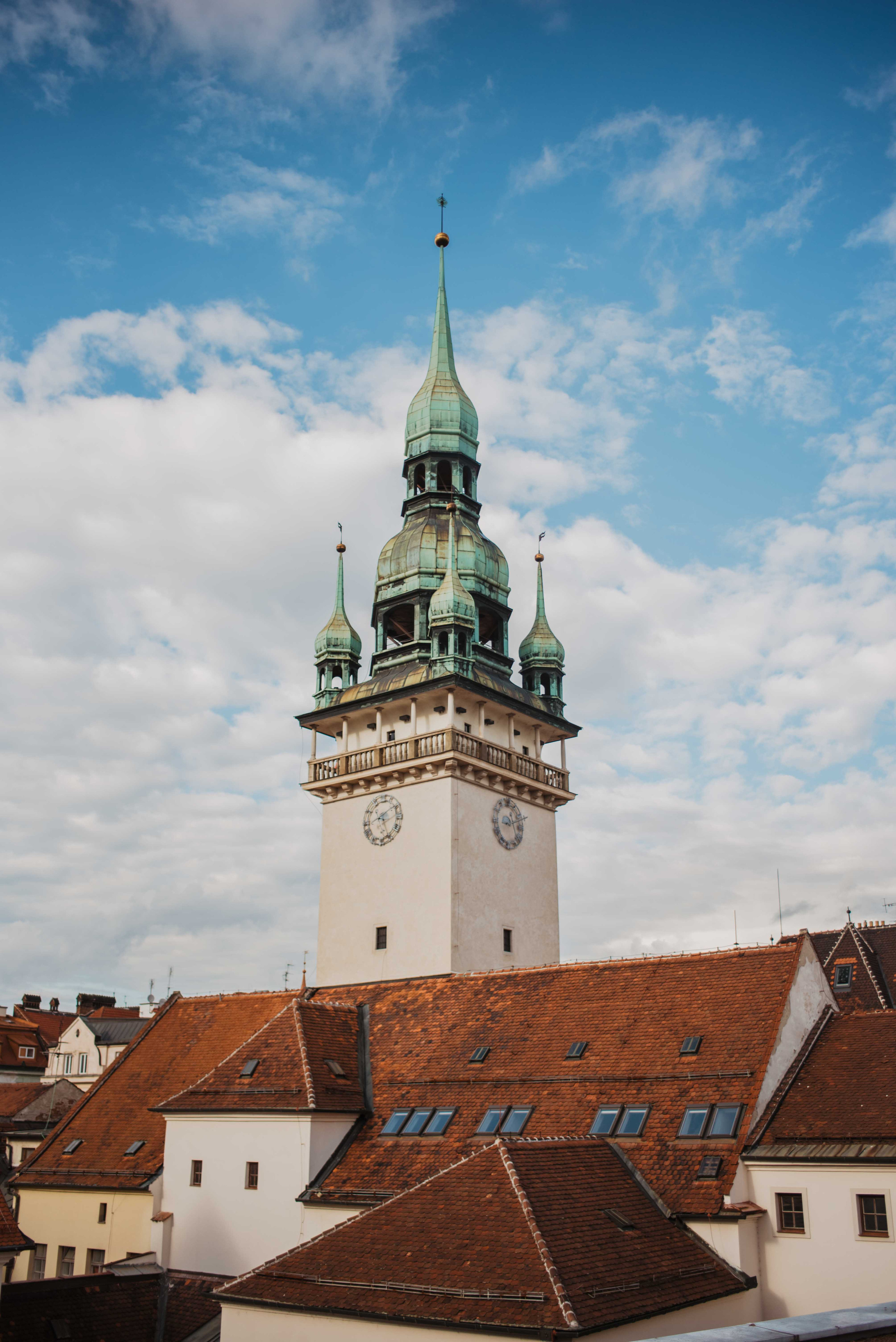 Svatba v centru Brna na Zelném trhu. Lifestyle, wedding and family photographer