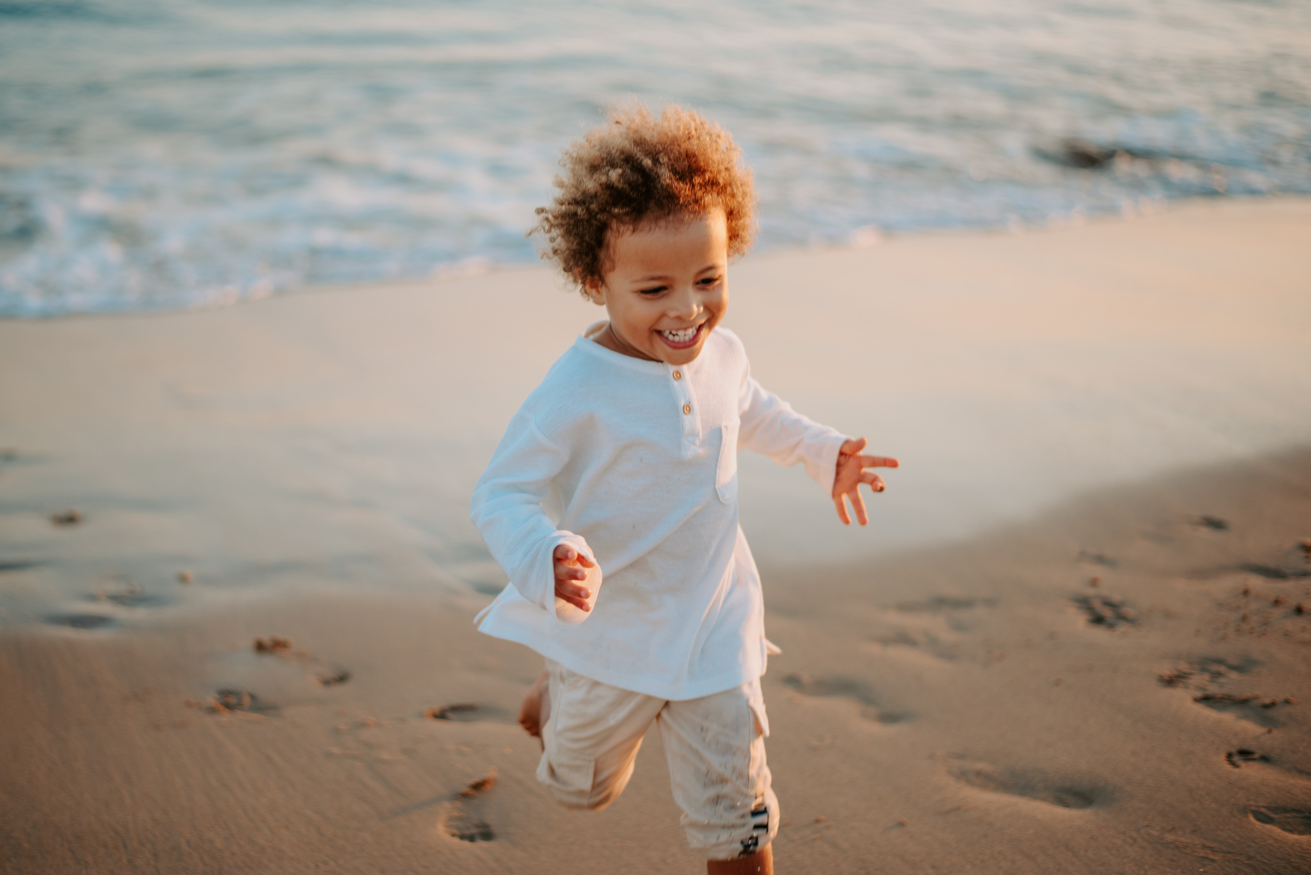 Family photographer based in Lisbon. Lifestyle, wedding and family photographer