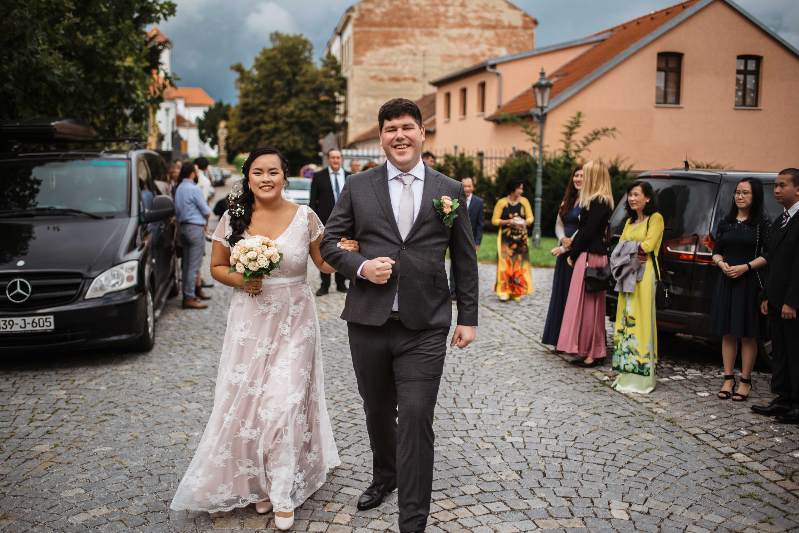 Svatba v centru Brna na Zelném trhu. Lifestyle, wedding and family photographer