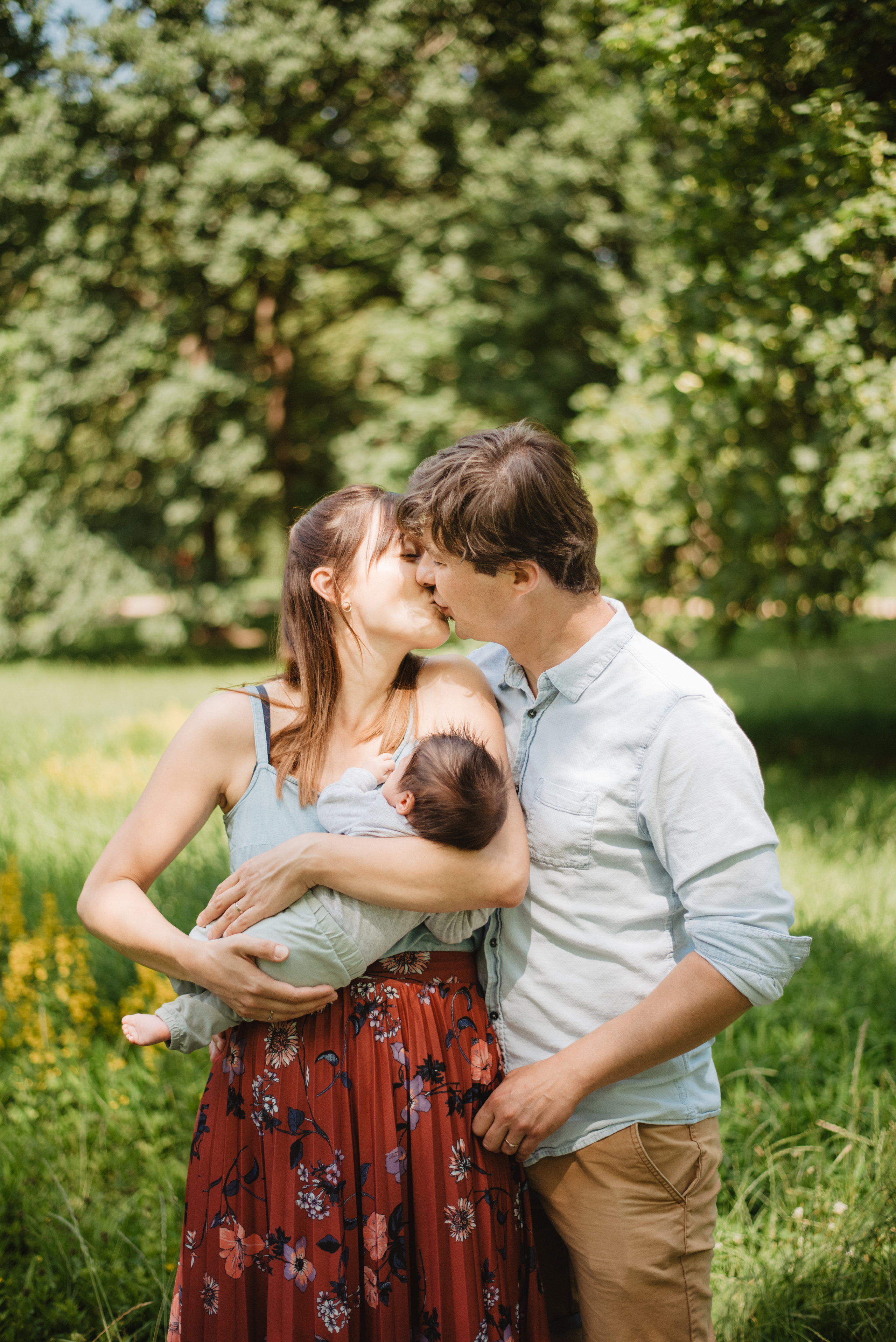 Family photography in park. Lifestyle, wedding and family photographer