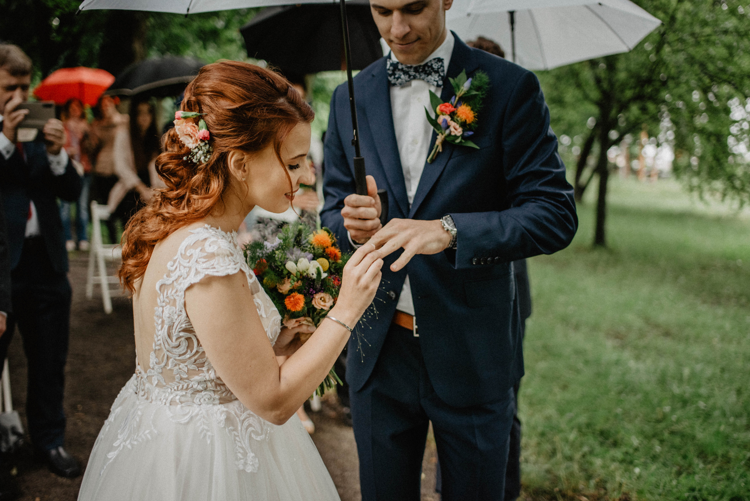 Svatba v Táboře v parku. Lifestyle, wedding and family photographer