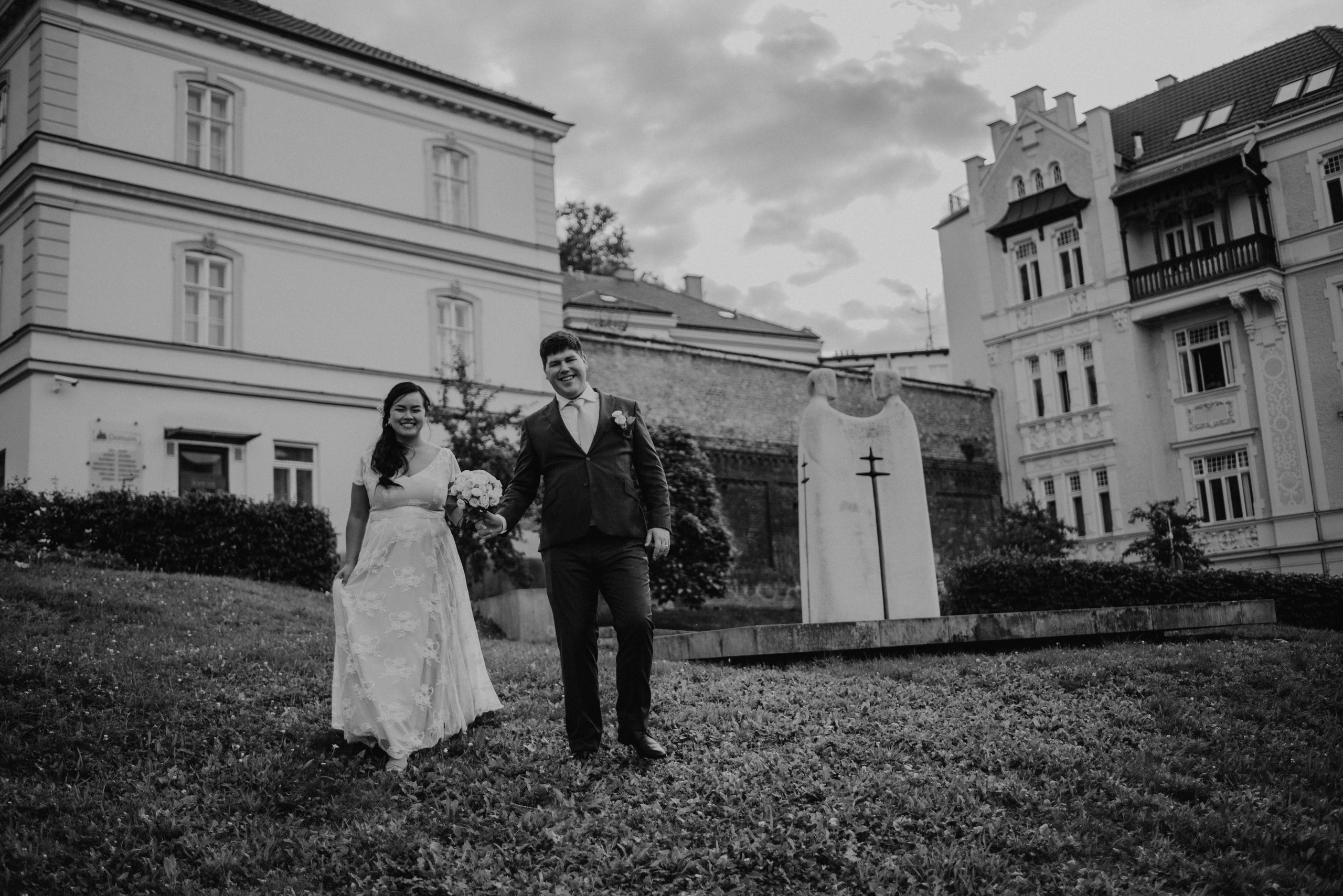 Svatba v centru Brna na Zelném trhu. Lifestyle, wedding and family photographer