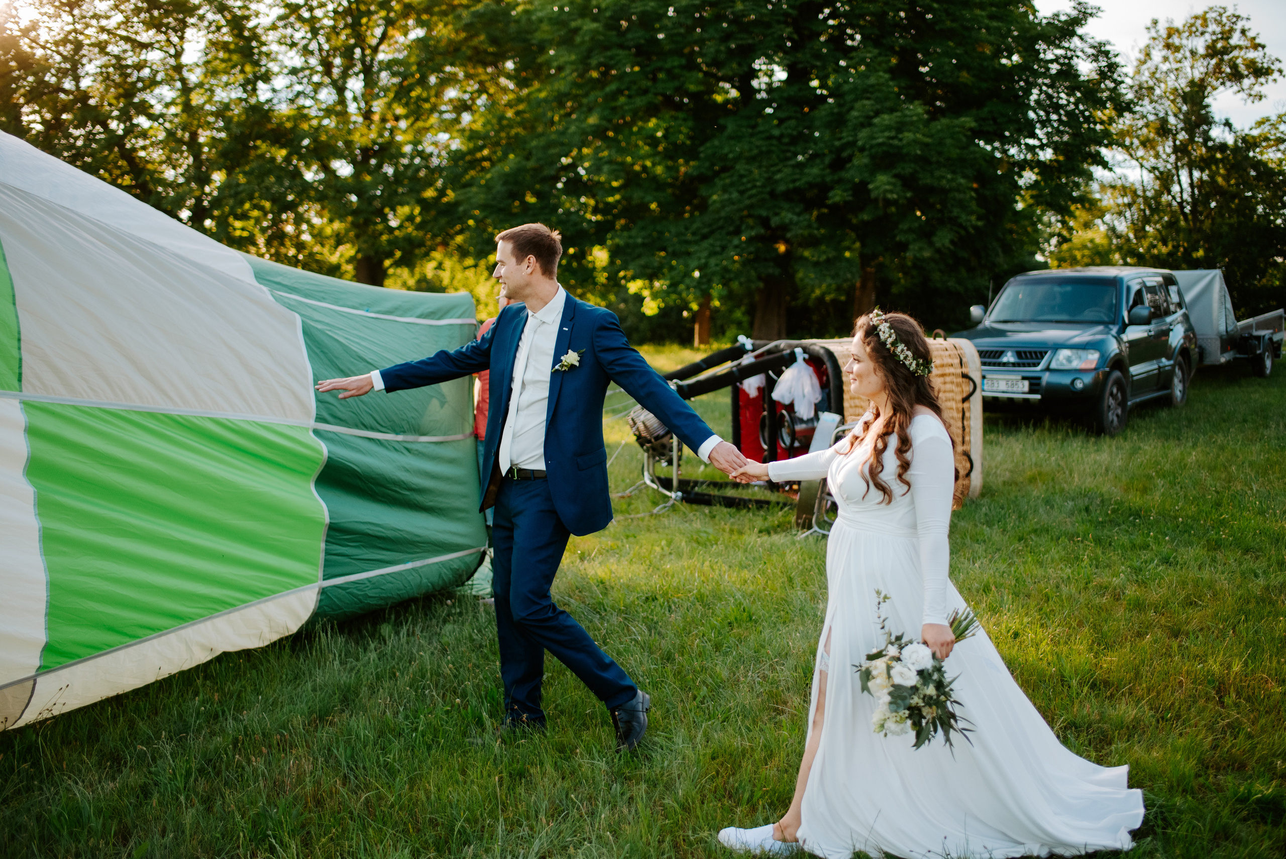 Wedding in the hot air balloon. Lifestyle, wedding and family photographer