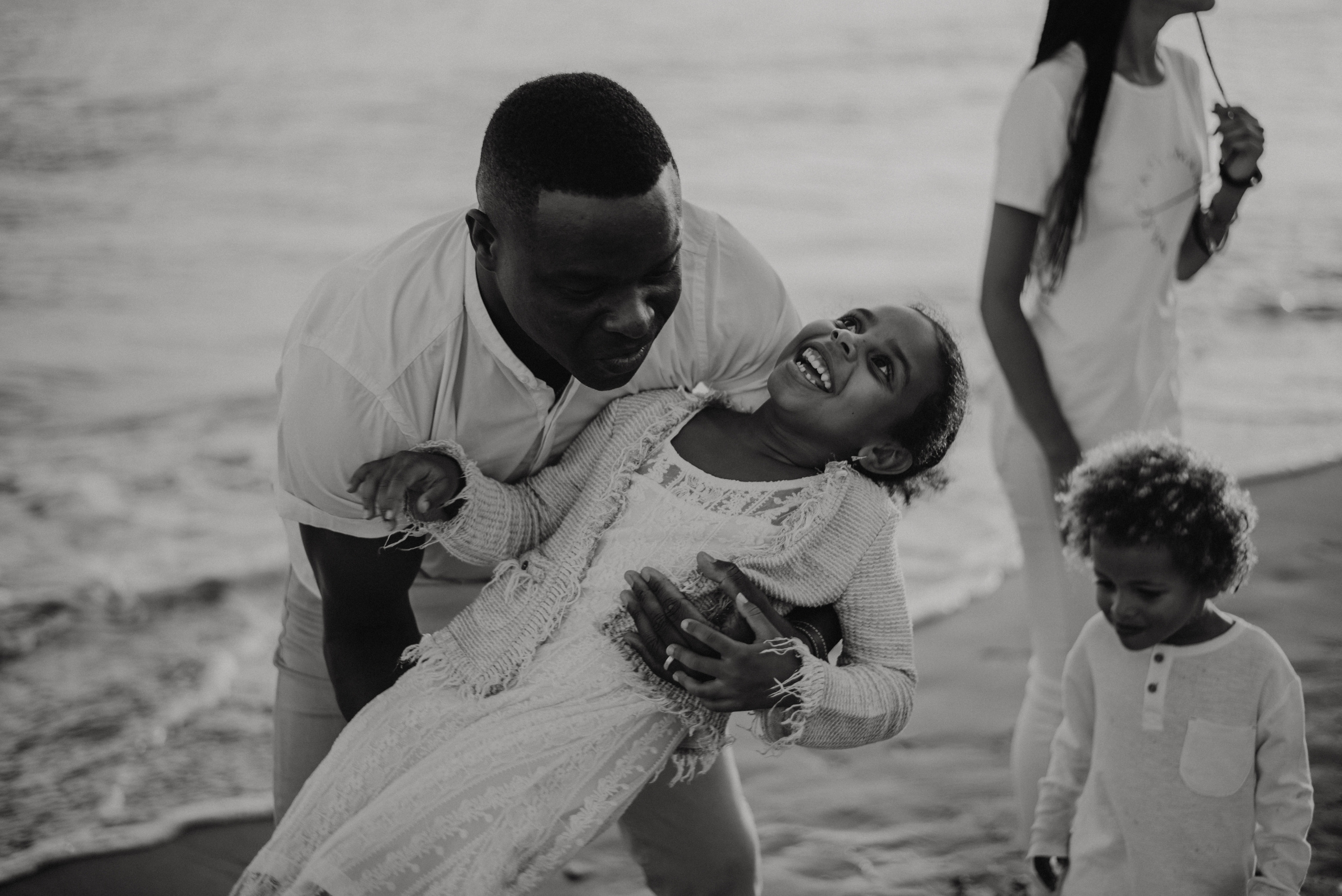 Family photographer based in Lisbon. Lifestyle, wedding and family photographer