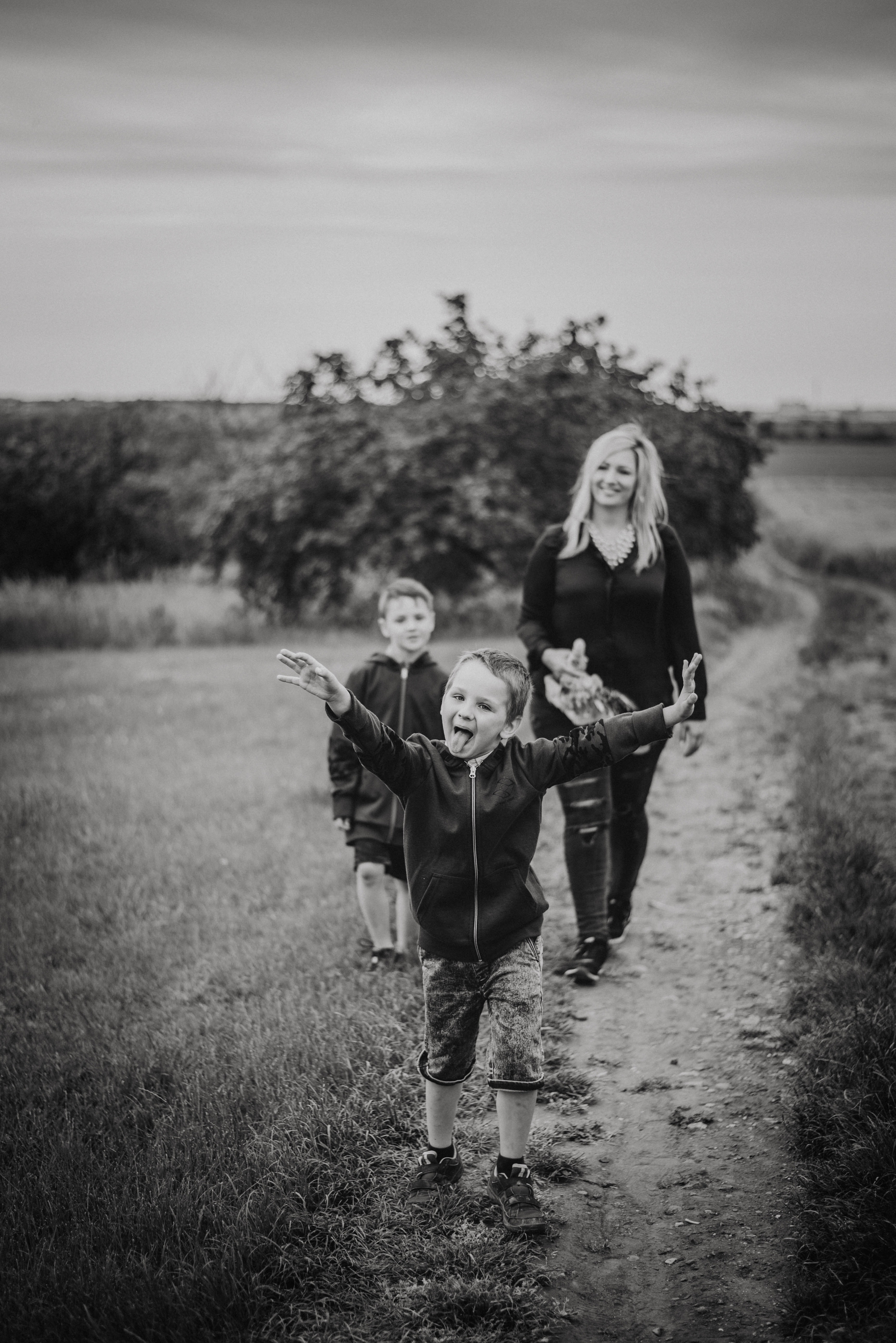 Eva, Theo, Chriss. Lifestyle, wedding and family photographer