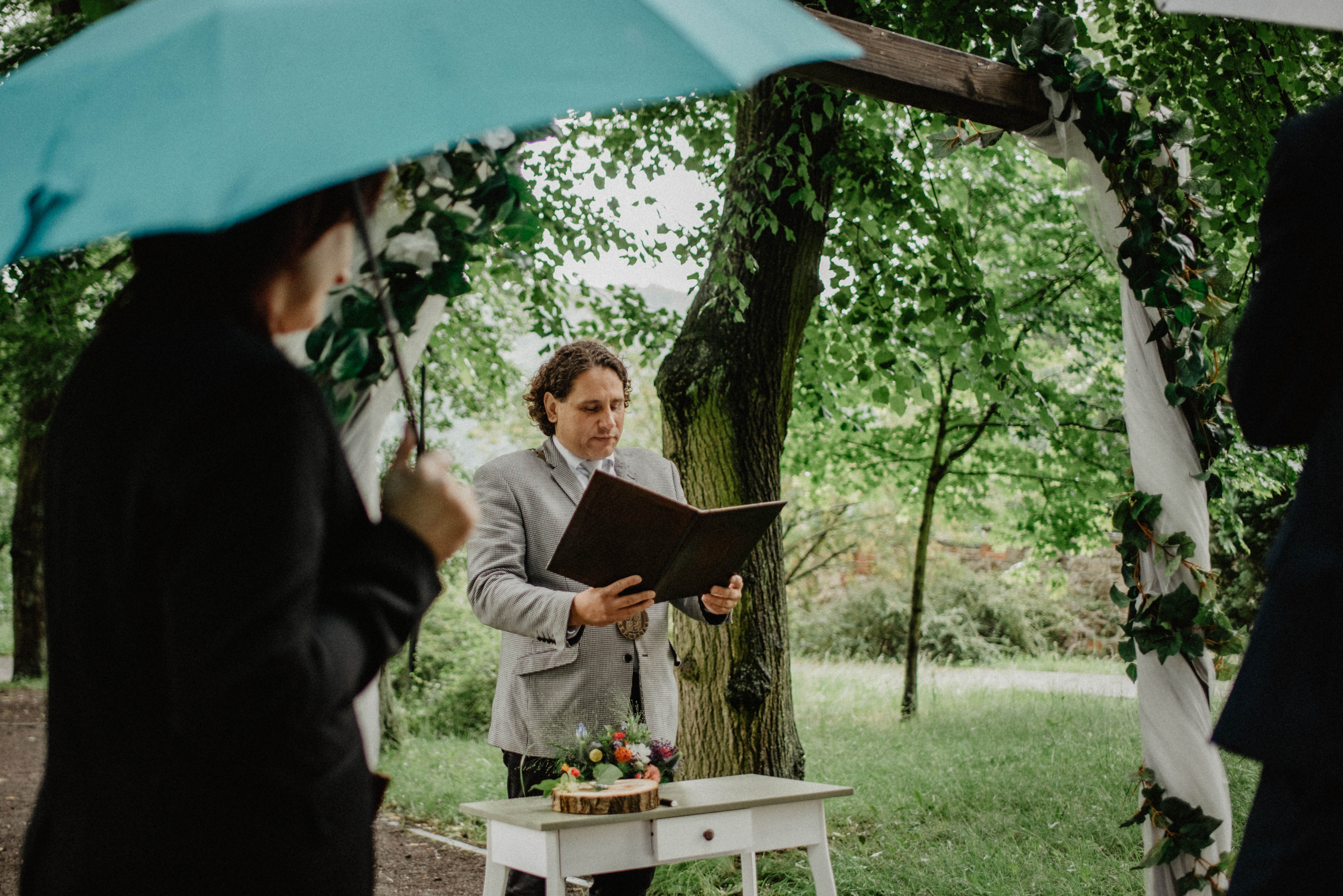 Svatba v Táboře v parku. Lifestyle, wedding and family photographer