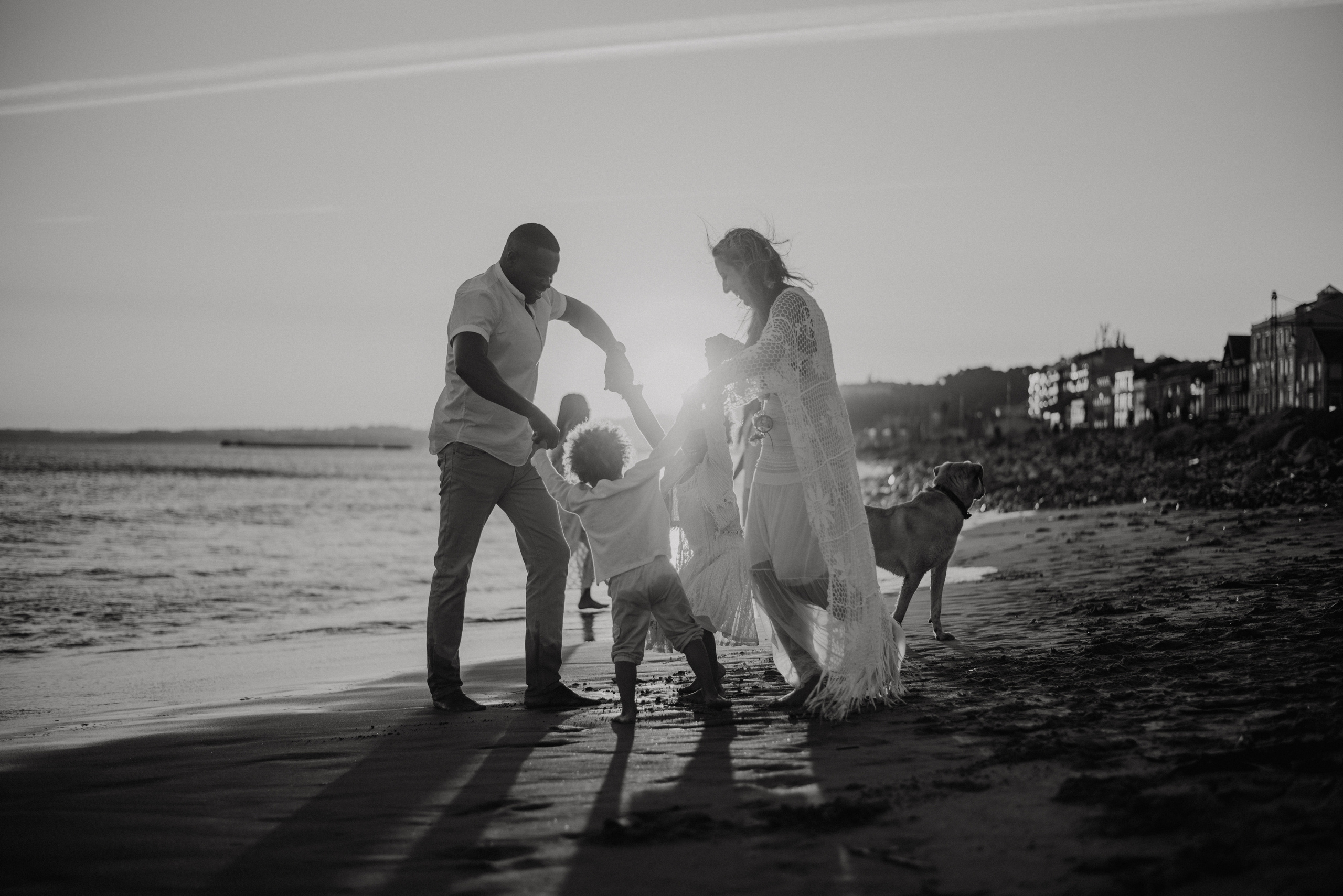 Family photographer based in Lisbon. Lifestyle, wedding and family photographer