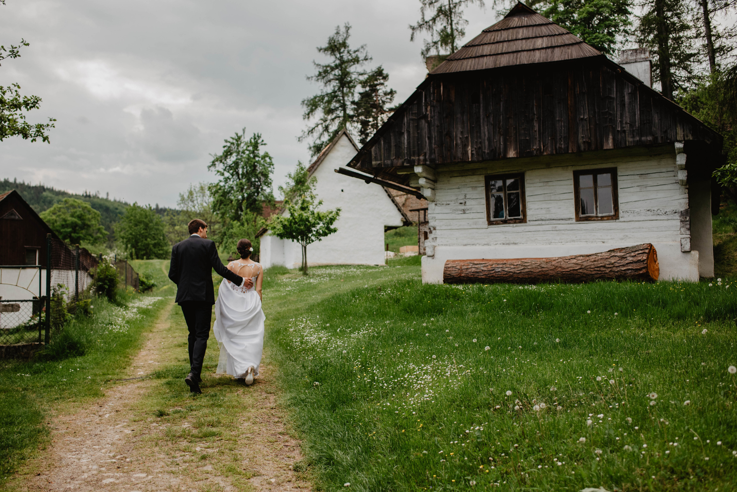 Svatba na hradě na Šumavě. Šumava. Velhartice. Lifestyle, wedding and family photographer