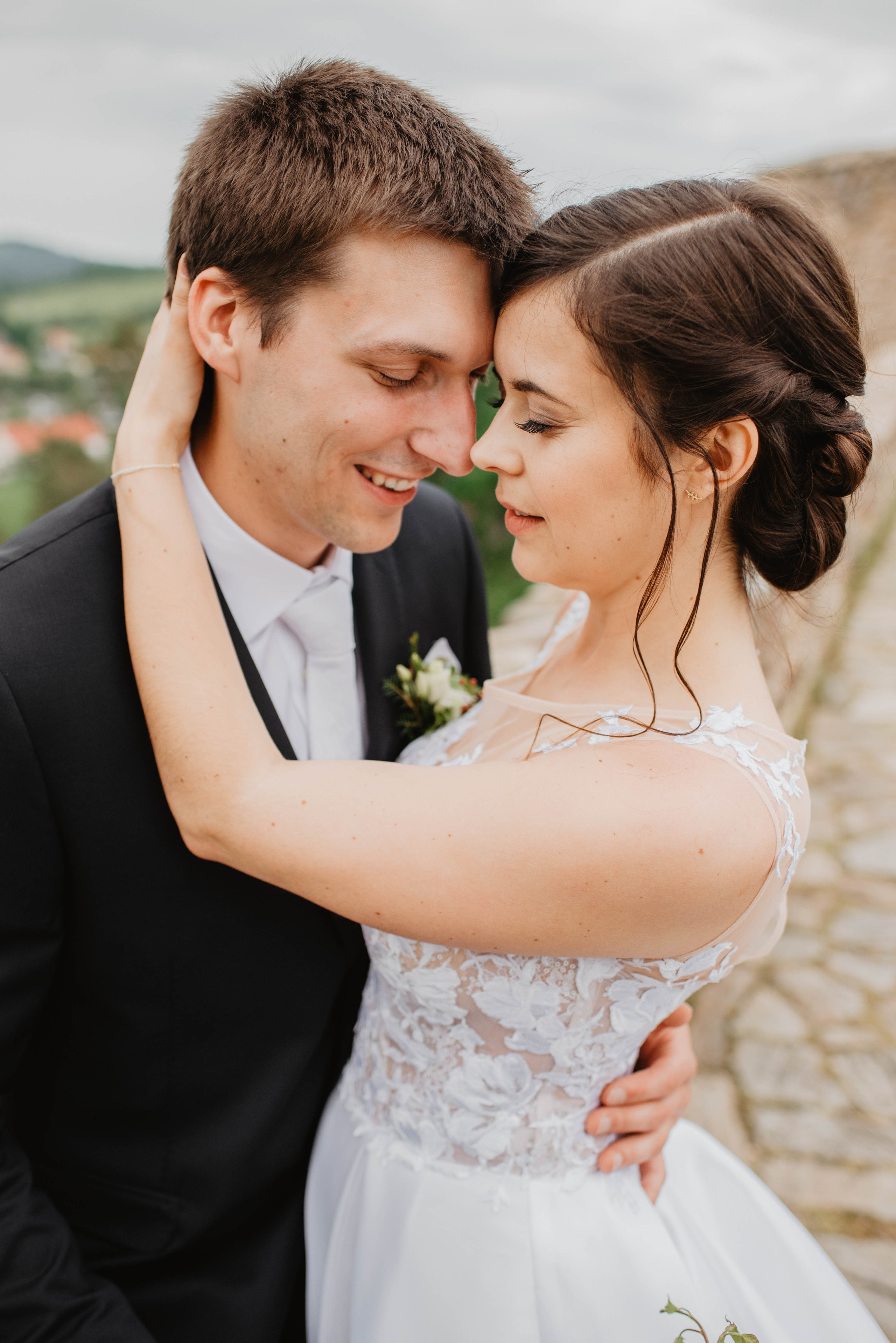 Svatba na hradě na Šumavě. Šumava. Velhartice. Lifestyle, wedding and family photographer