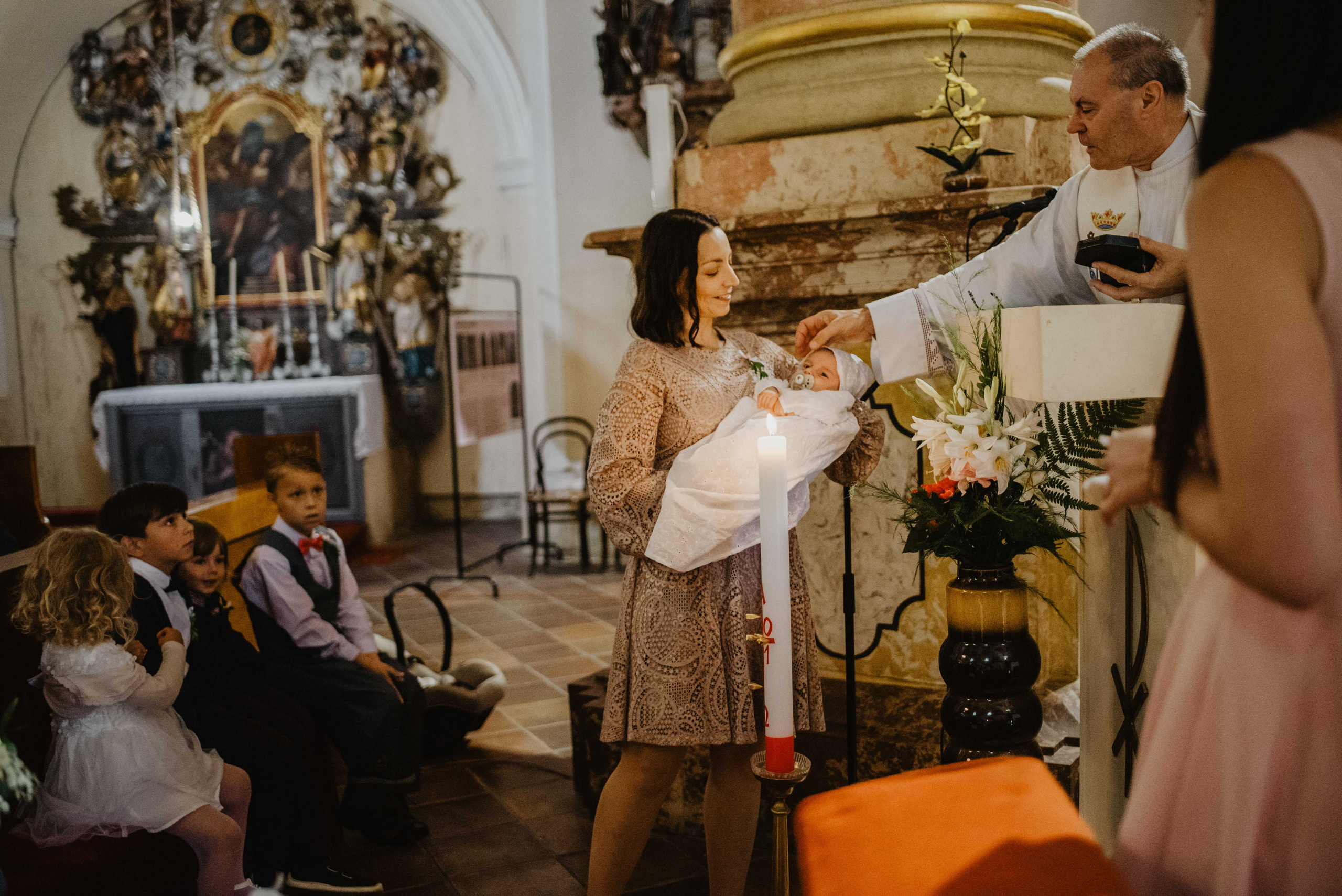 Svatba v kostele v Rýmařově. Bruntál. Lifestyle, wedding and family photographer