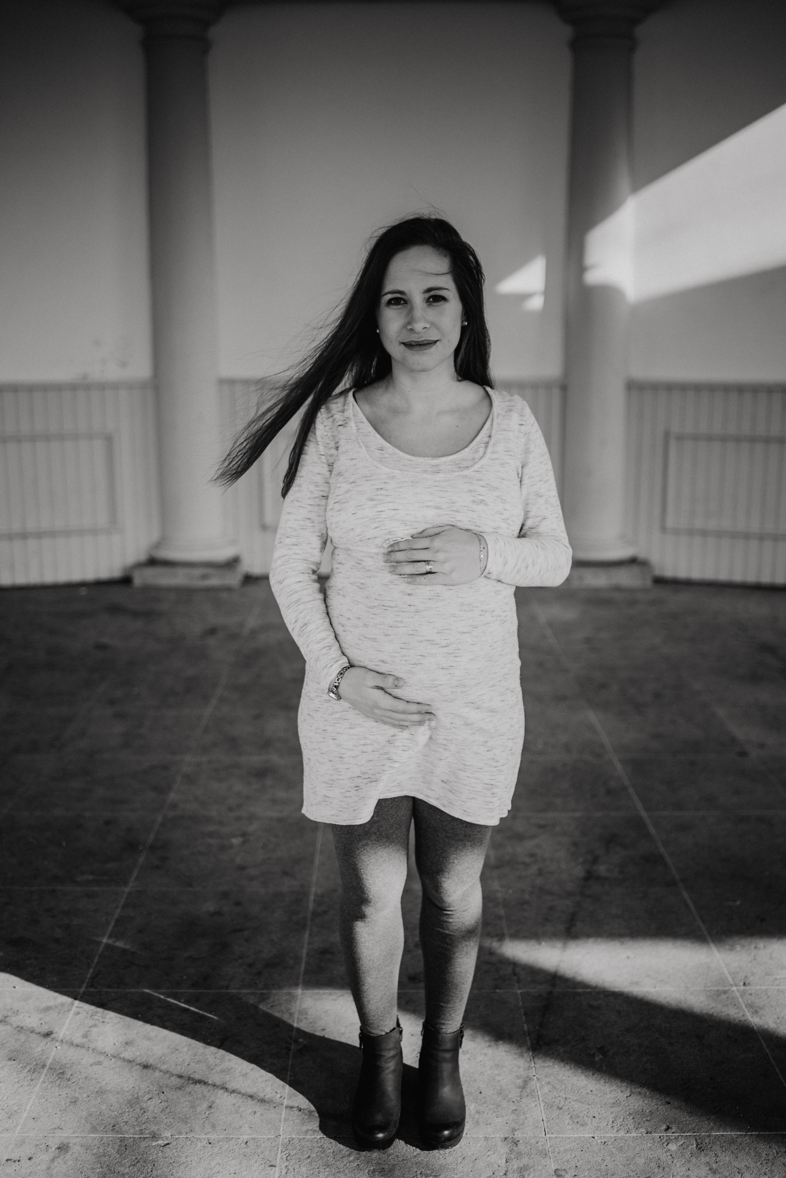 Veronika Jirková Couple in love during spring pregnancy photoshoot. Lifestyle, wedding and family photographer