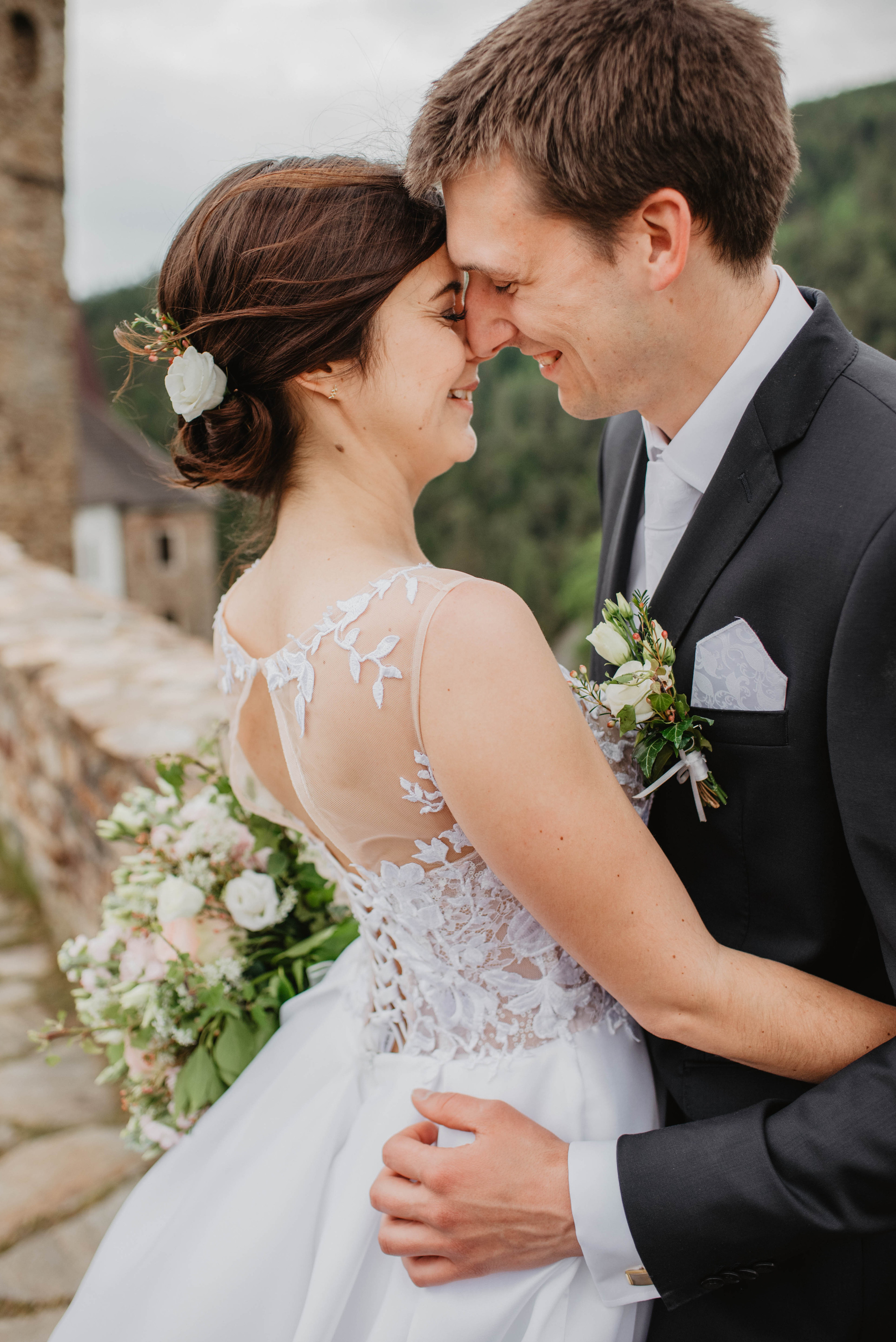 Svatba na hradě na Šumavě. Šumava. Velhartice. Lifestyle, wedding and family photographer