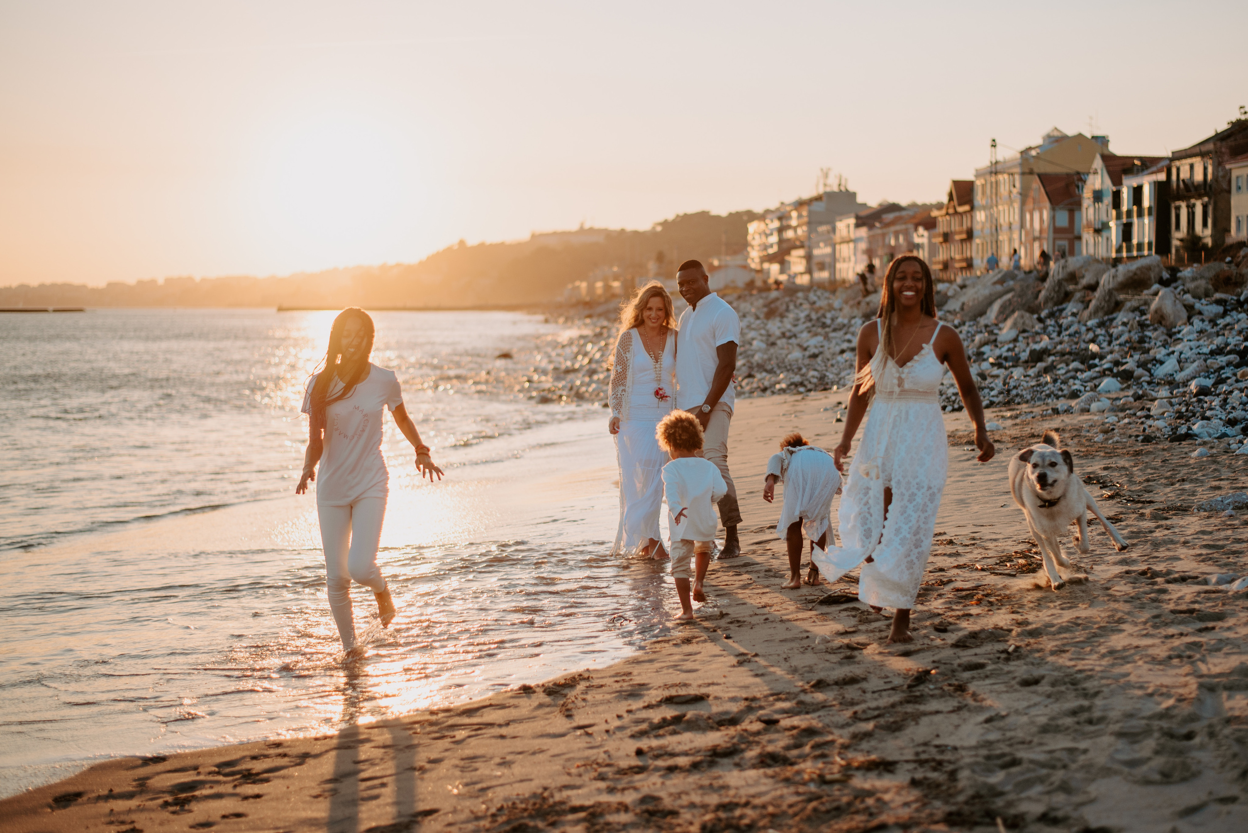 Family photographer based in Lisbon. Lifestyle, wedding and family photographer